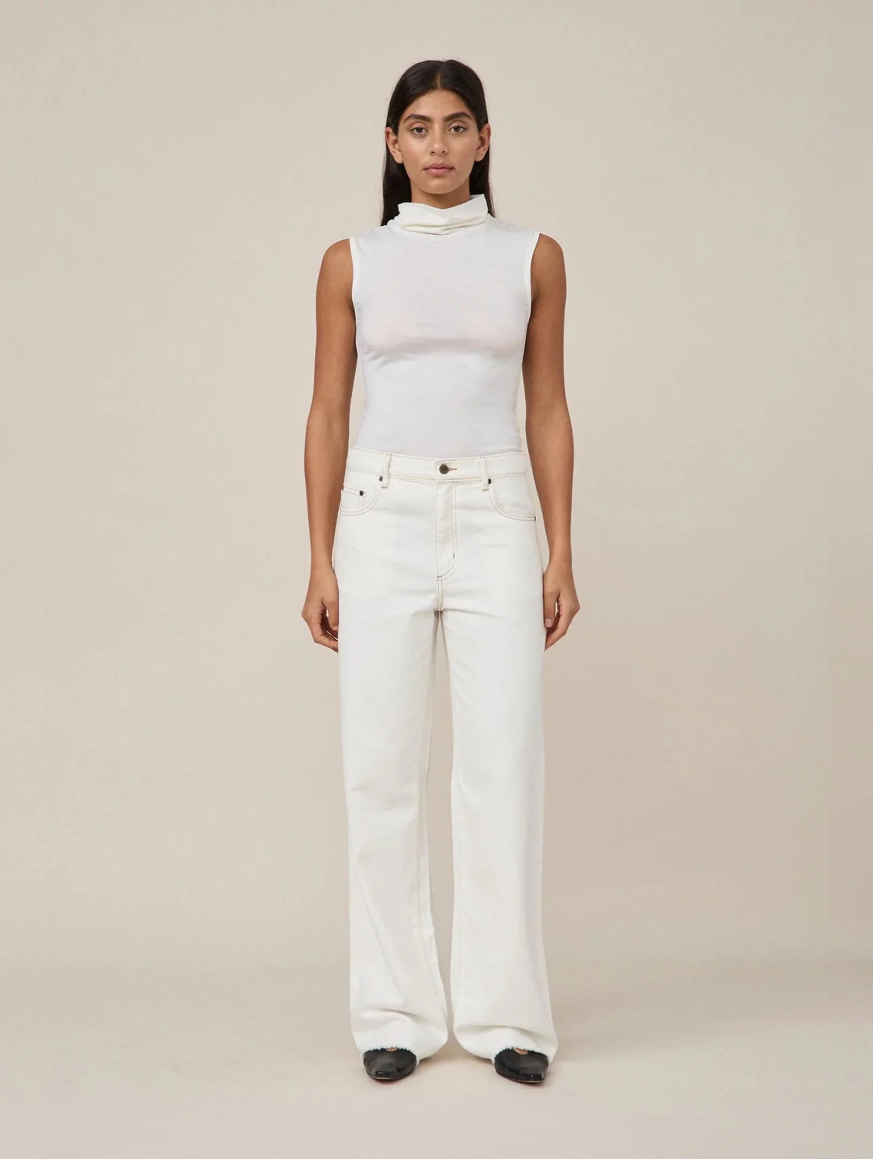 01 Turtleneck Singlet in Ivory - Image 4