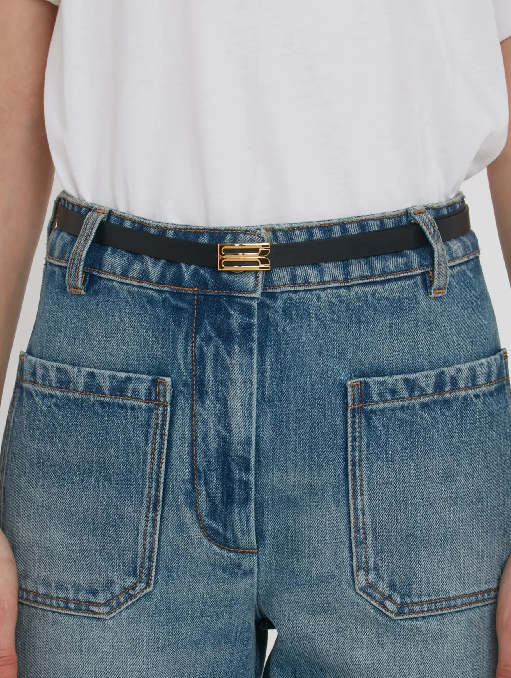 B Buckle Micro Frame Belt in Black - Image 4
