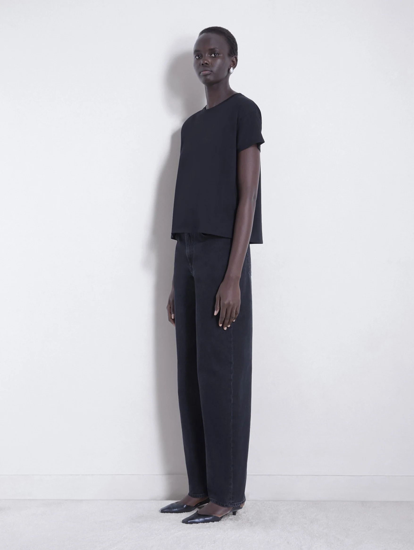 Basiluzzo Short Sleeve Tee in Black - Image 3