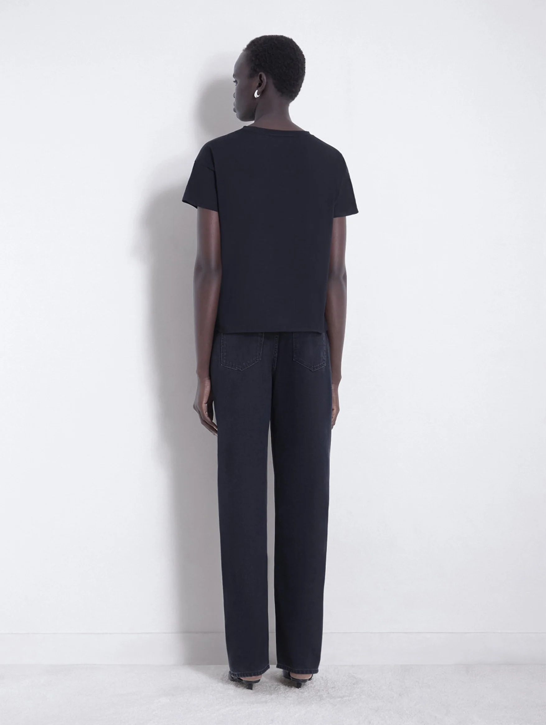 Basiluzzo Short Sleeve Tee in Black - Image 5