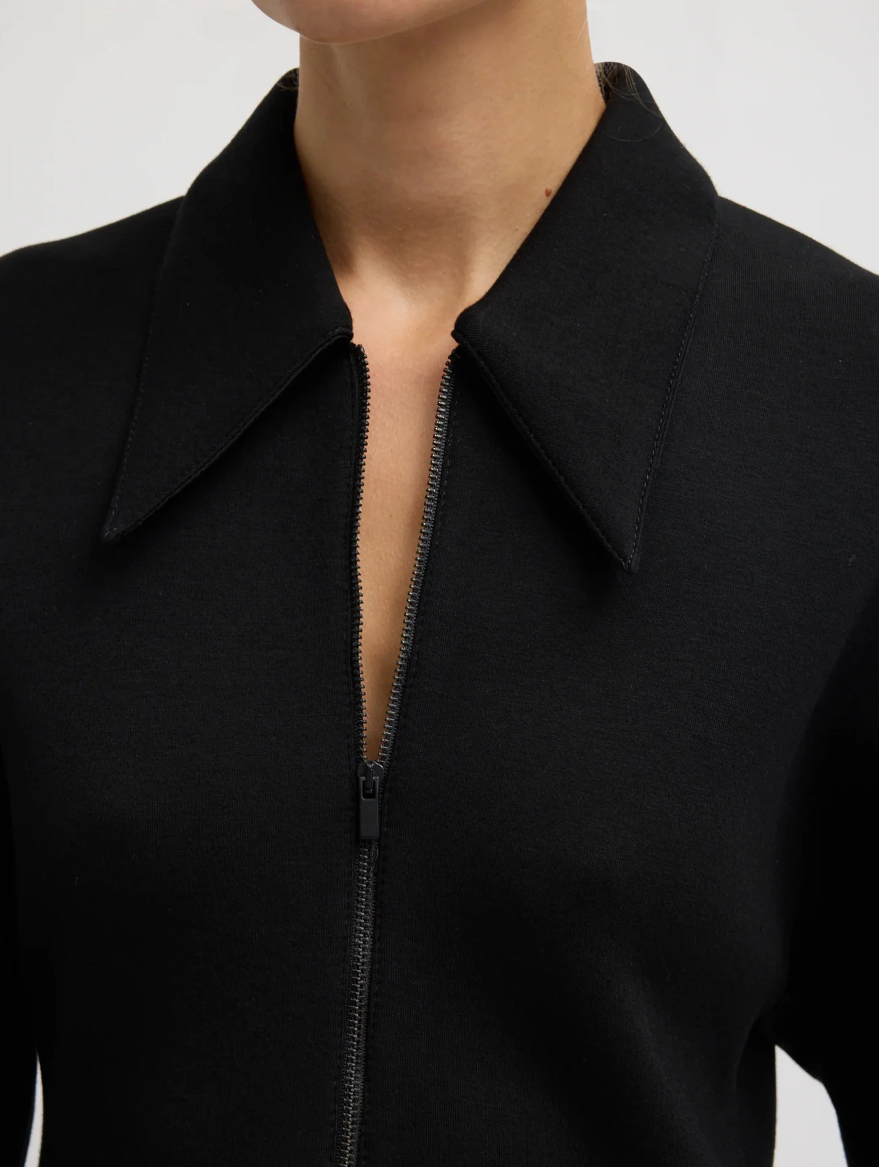 Bonded Viscose Zip Front Short Sleeve Slim Tunic in Black - Image 5