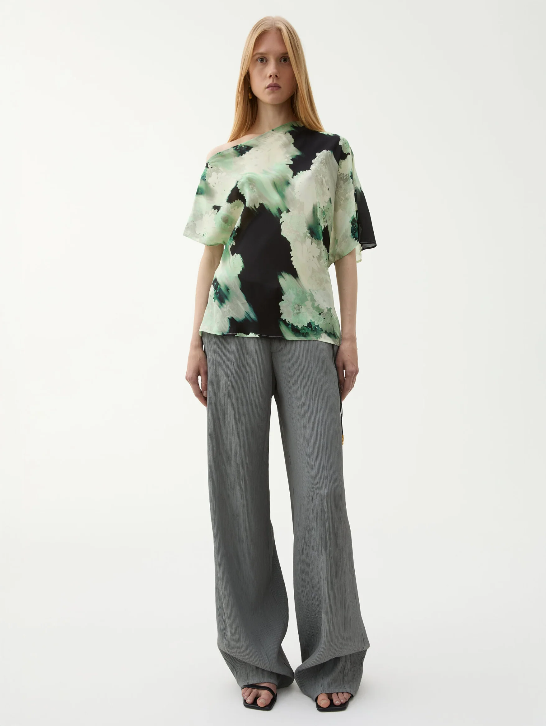 Bono Drape Blouse in Blurry Flower Green - Image 2