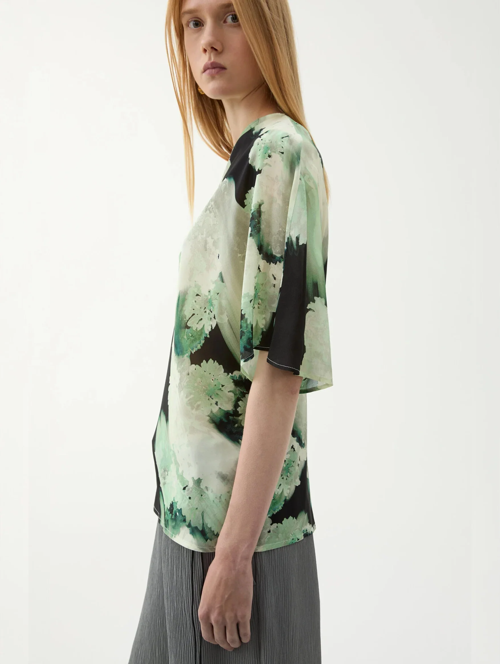 Bono Drape Blouse in Blurry Flower Green - Image 5