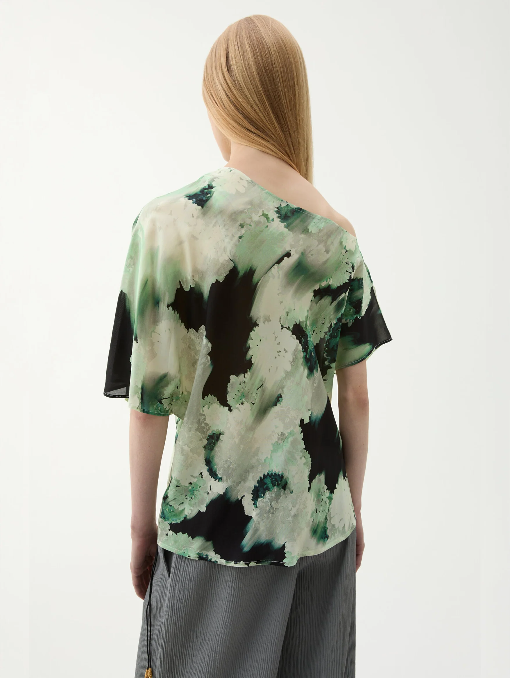 Bono Drape Blouse in Blurry Flower Green - Image 6