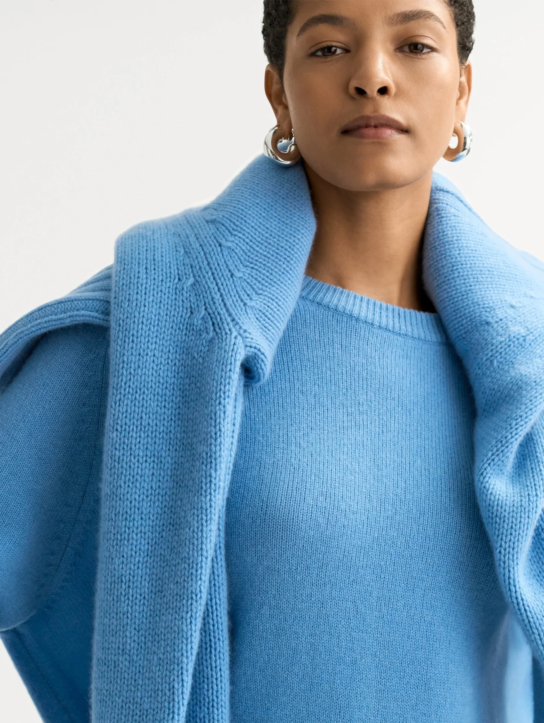 Boyfriend Cashmere Crewneck Sweater in Azure - Image 3
