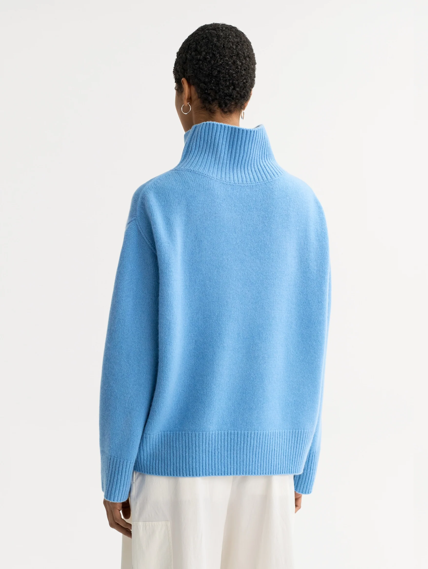 Boyfriend Cashmere Turtleneck in Azure - Image 4