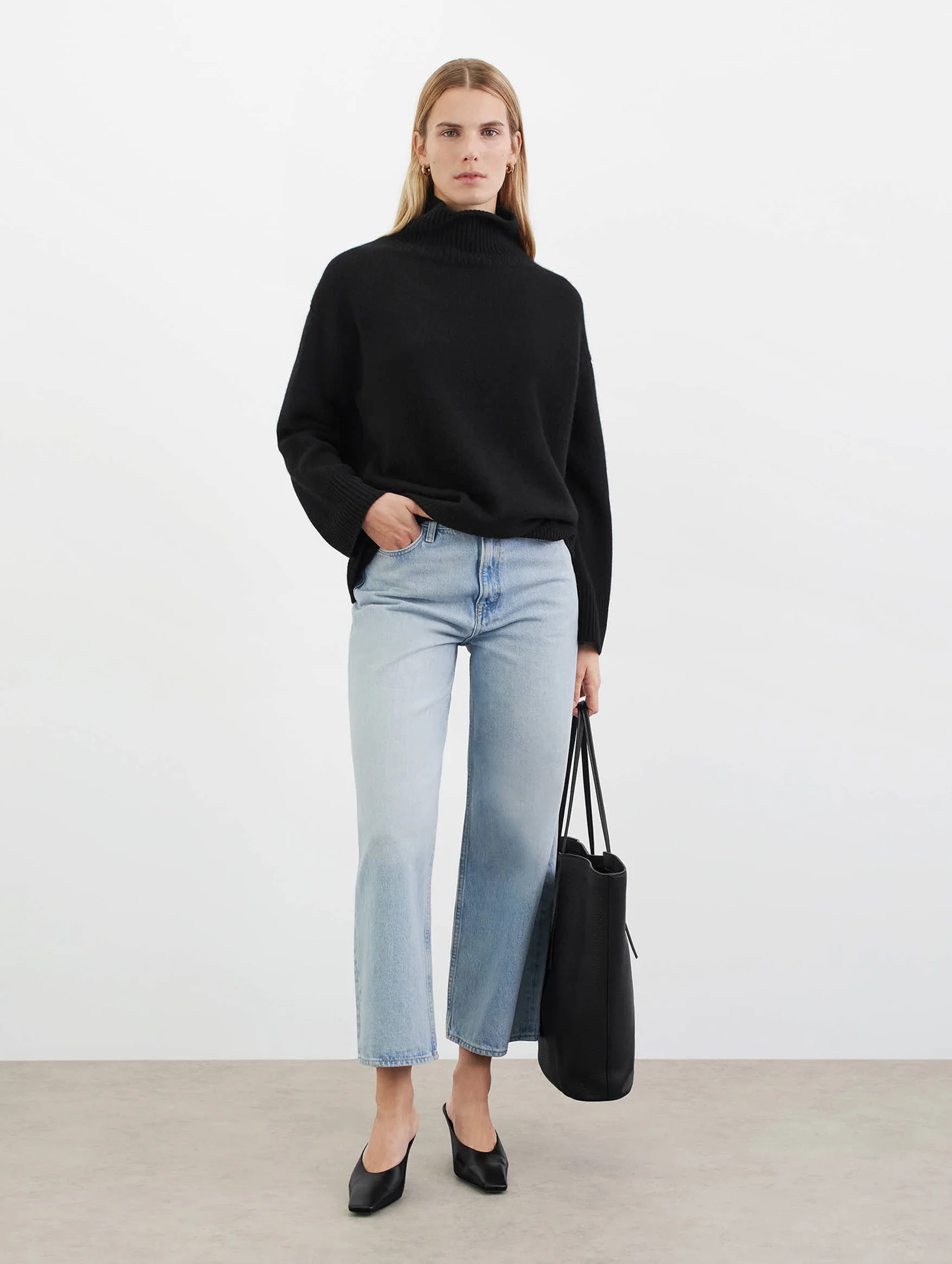 Boyfriend Cashmere Turtleneck in Black - Image 3