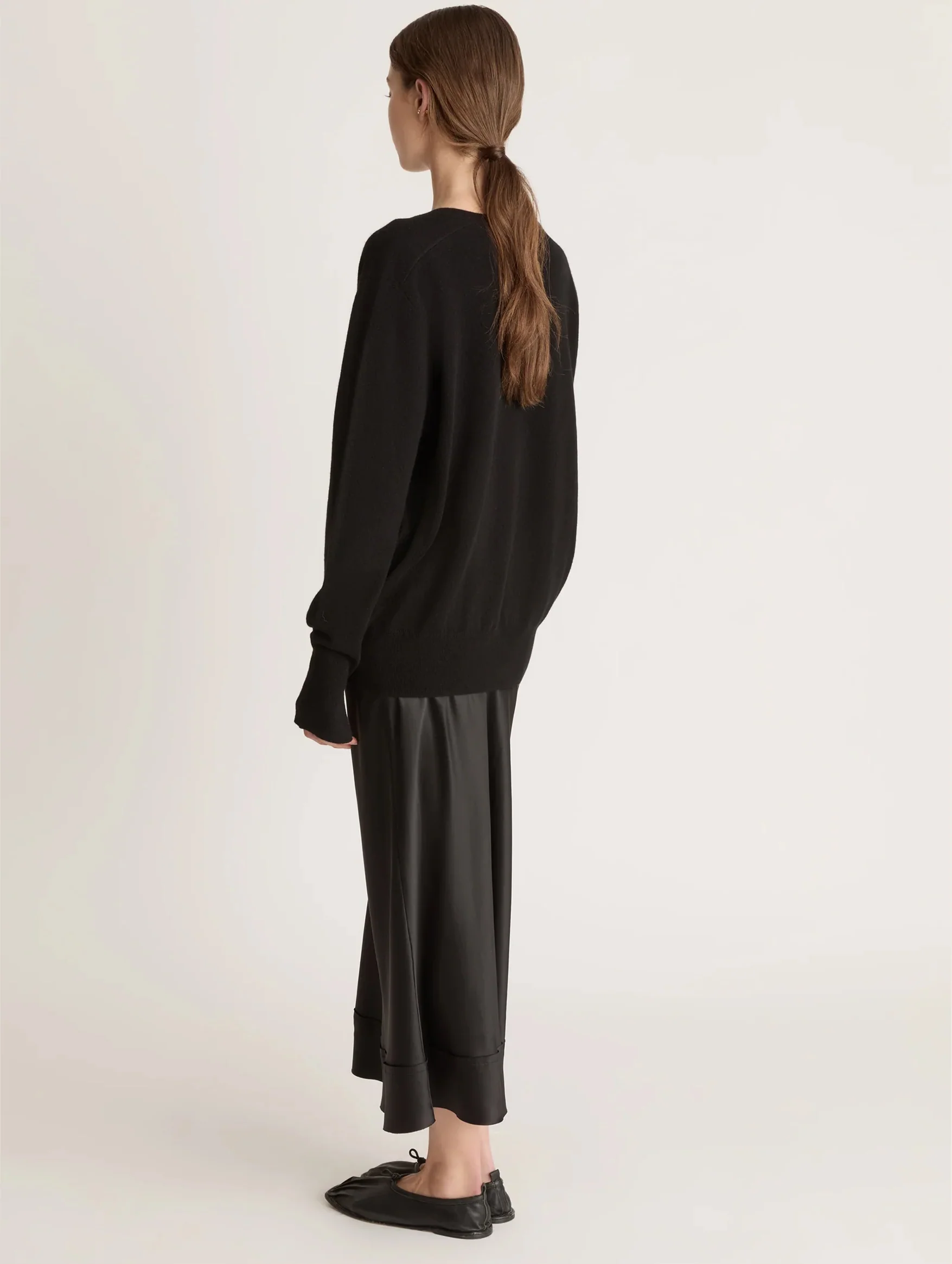 Cashmere V Neck Sweater in Black - Image 4