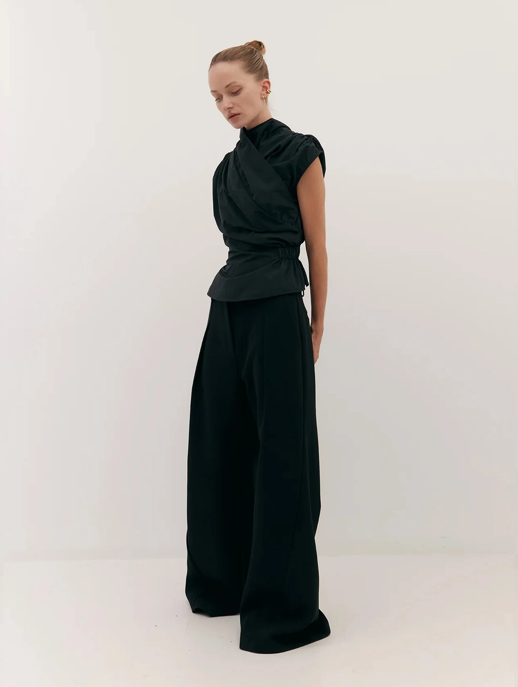Chaimberlain Top in Black - Image 4