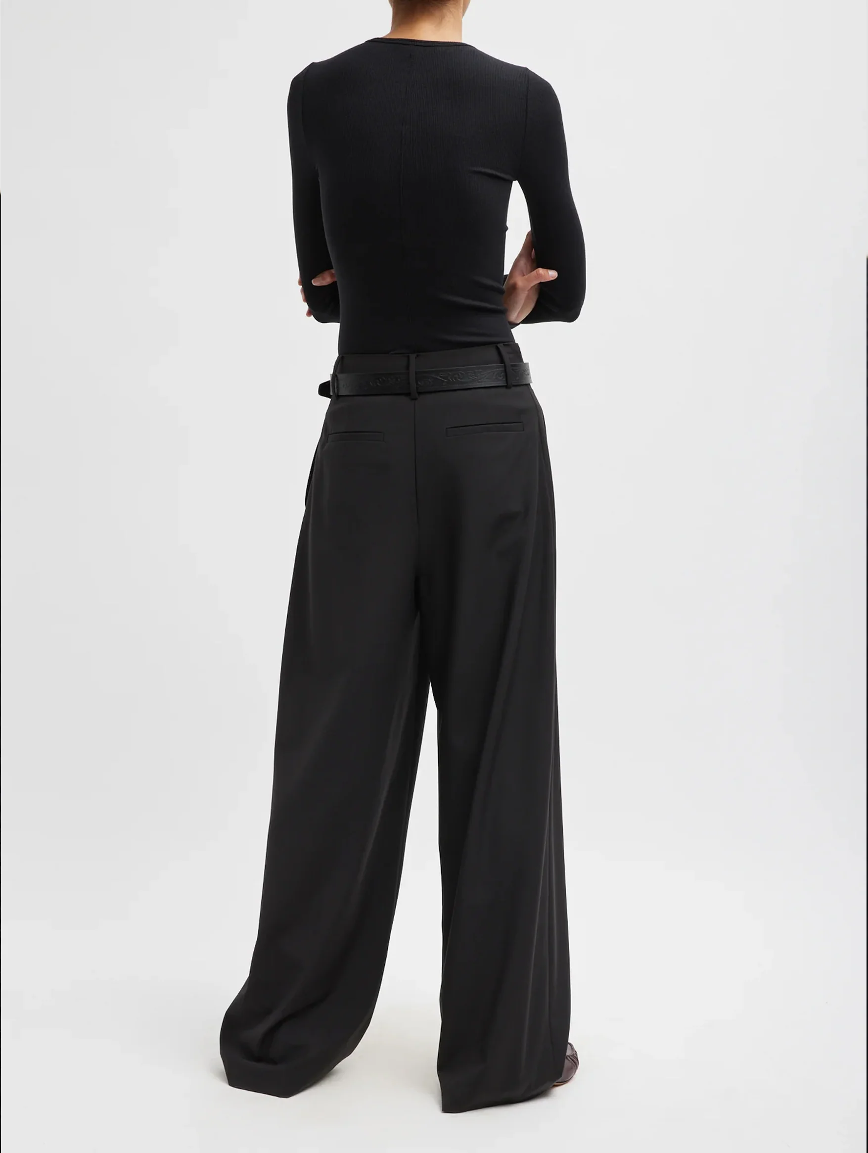 Circular Ribbed Crewneck Pullover in Black - Image 4