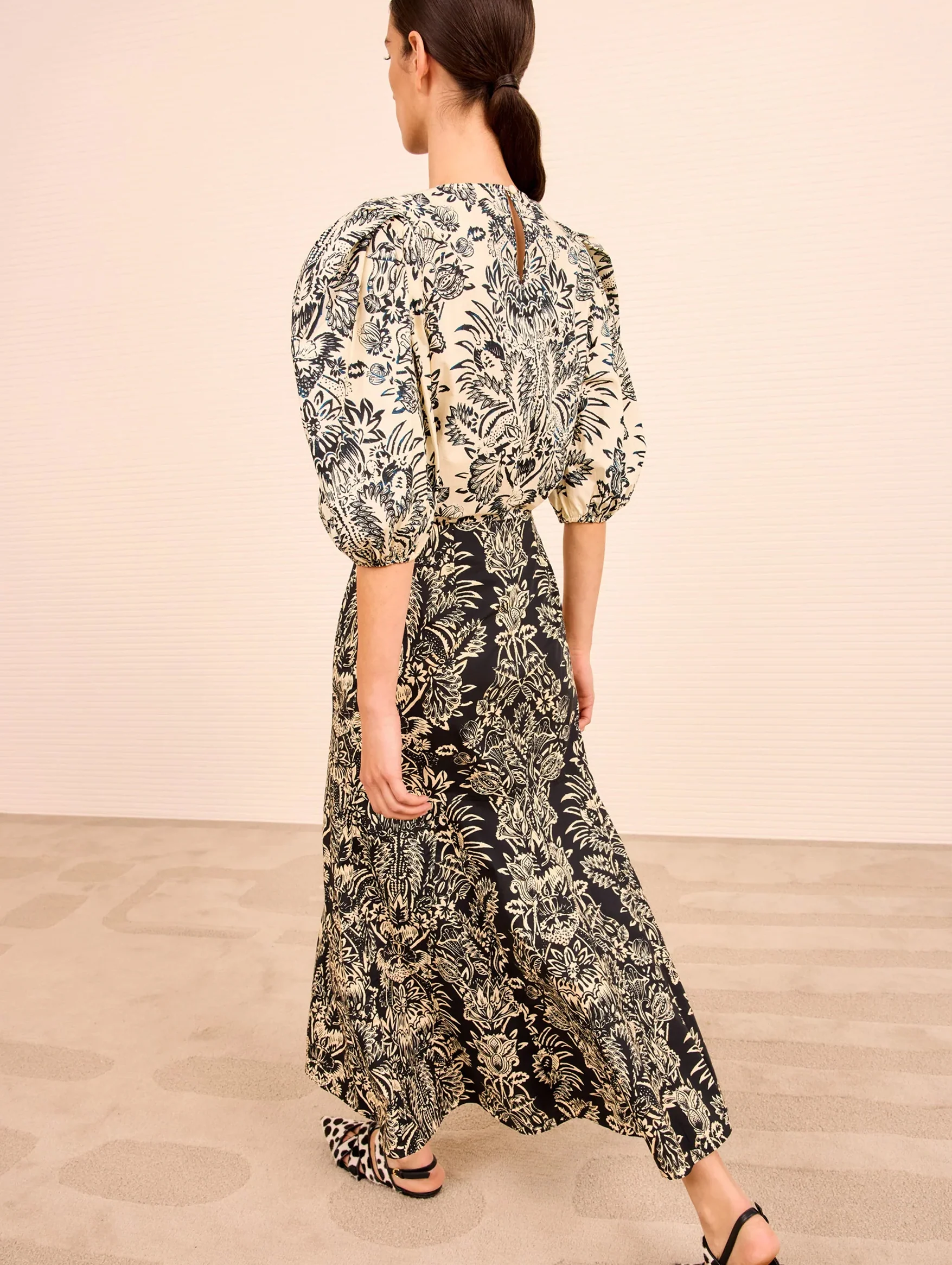 Clarisse Trumpet Midi Skirt in Noir Flora - Image 4