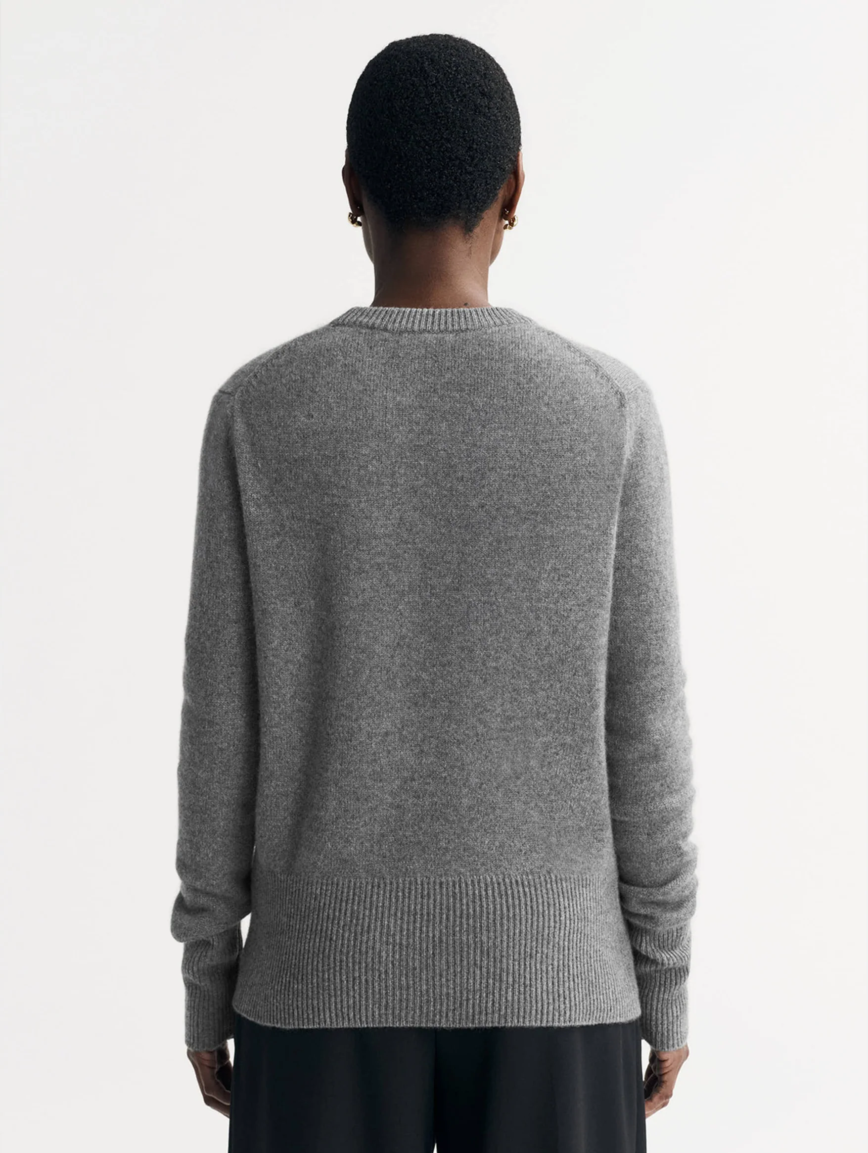 Classic Cashmere Crewneck in Grey - Image 3