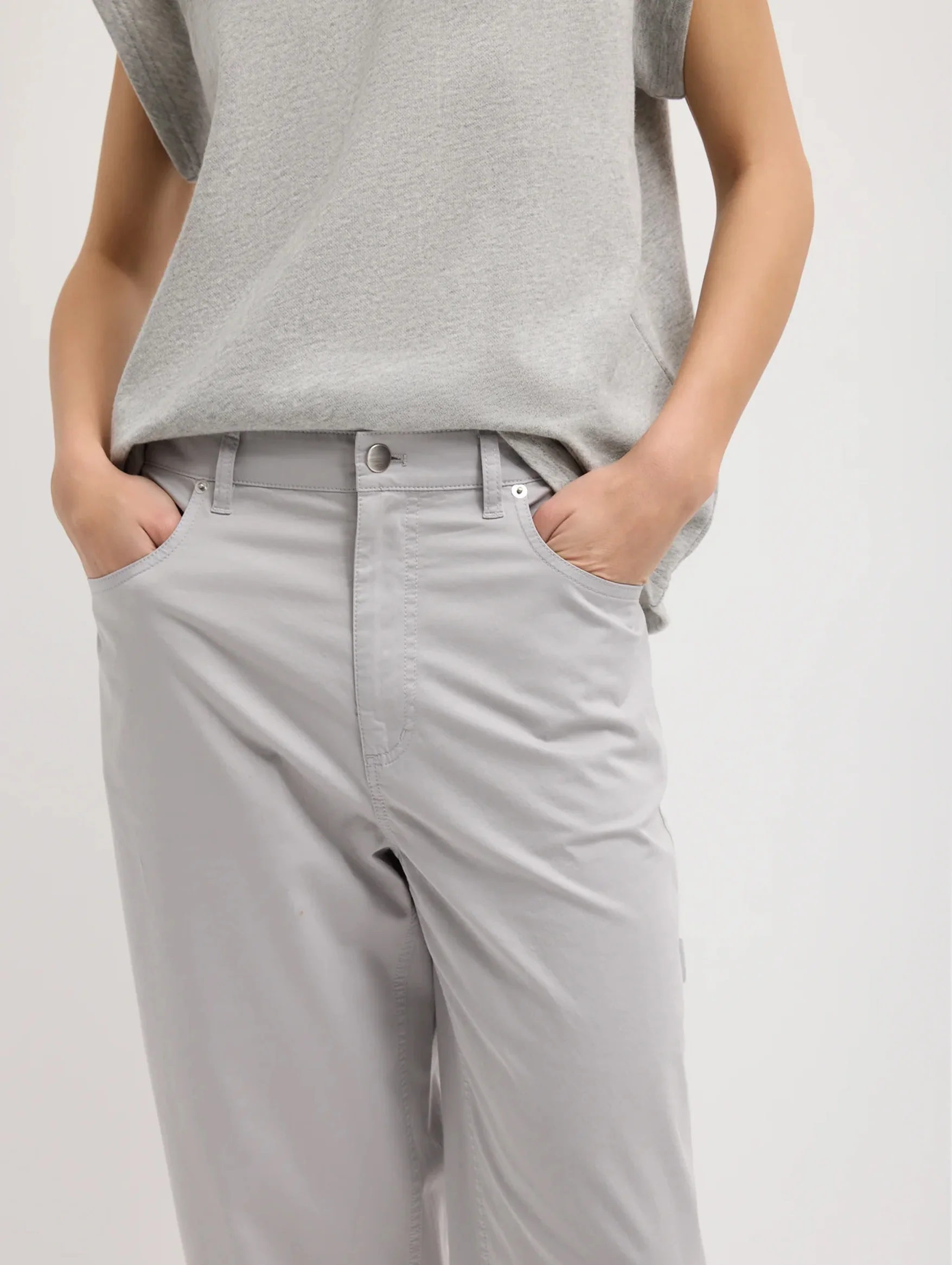 Cropped Slouchy Cargo Jean in Grey - Image 6