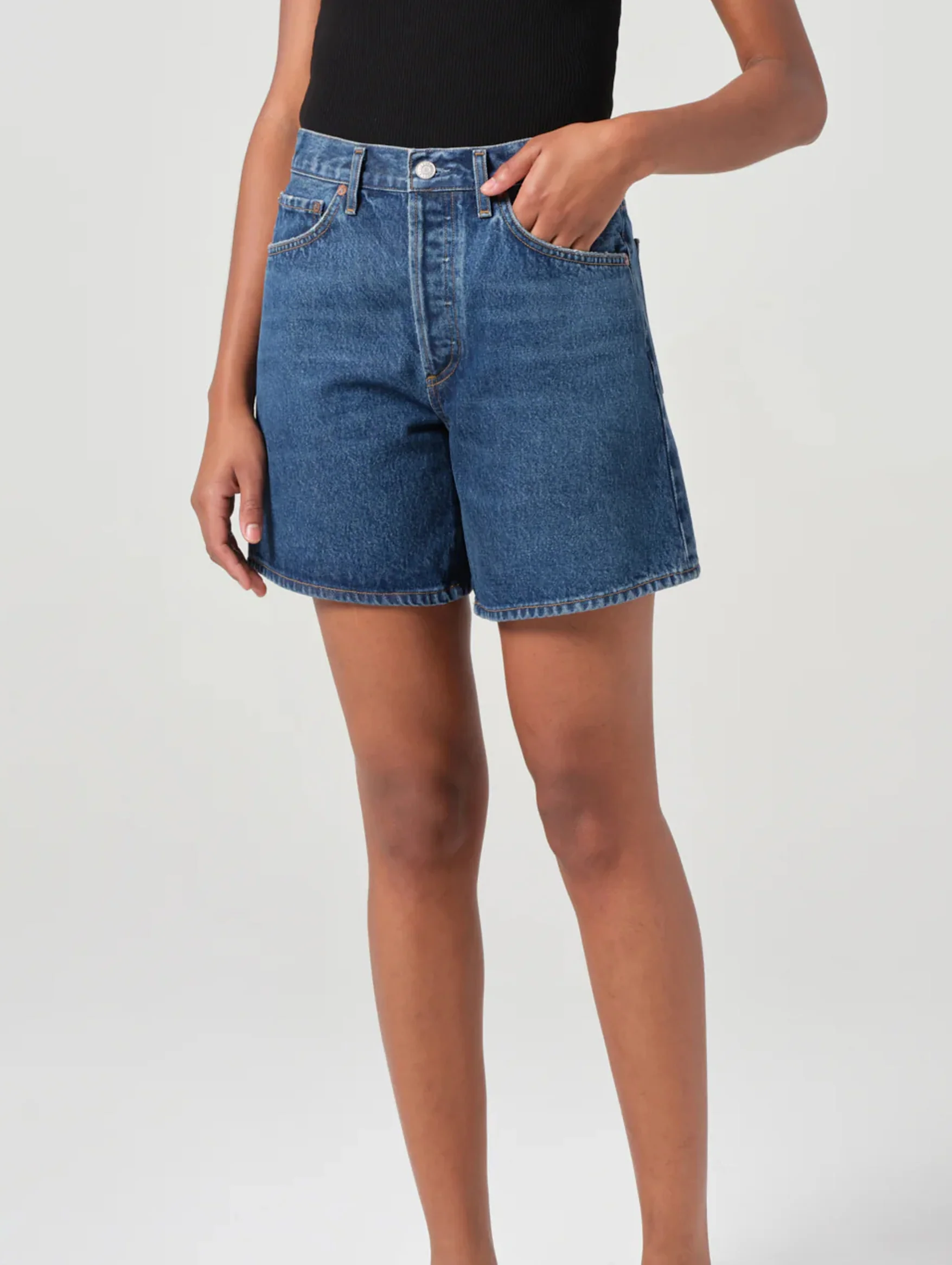 Dame Short In Enamour Dark Denim - Image 4
