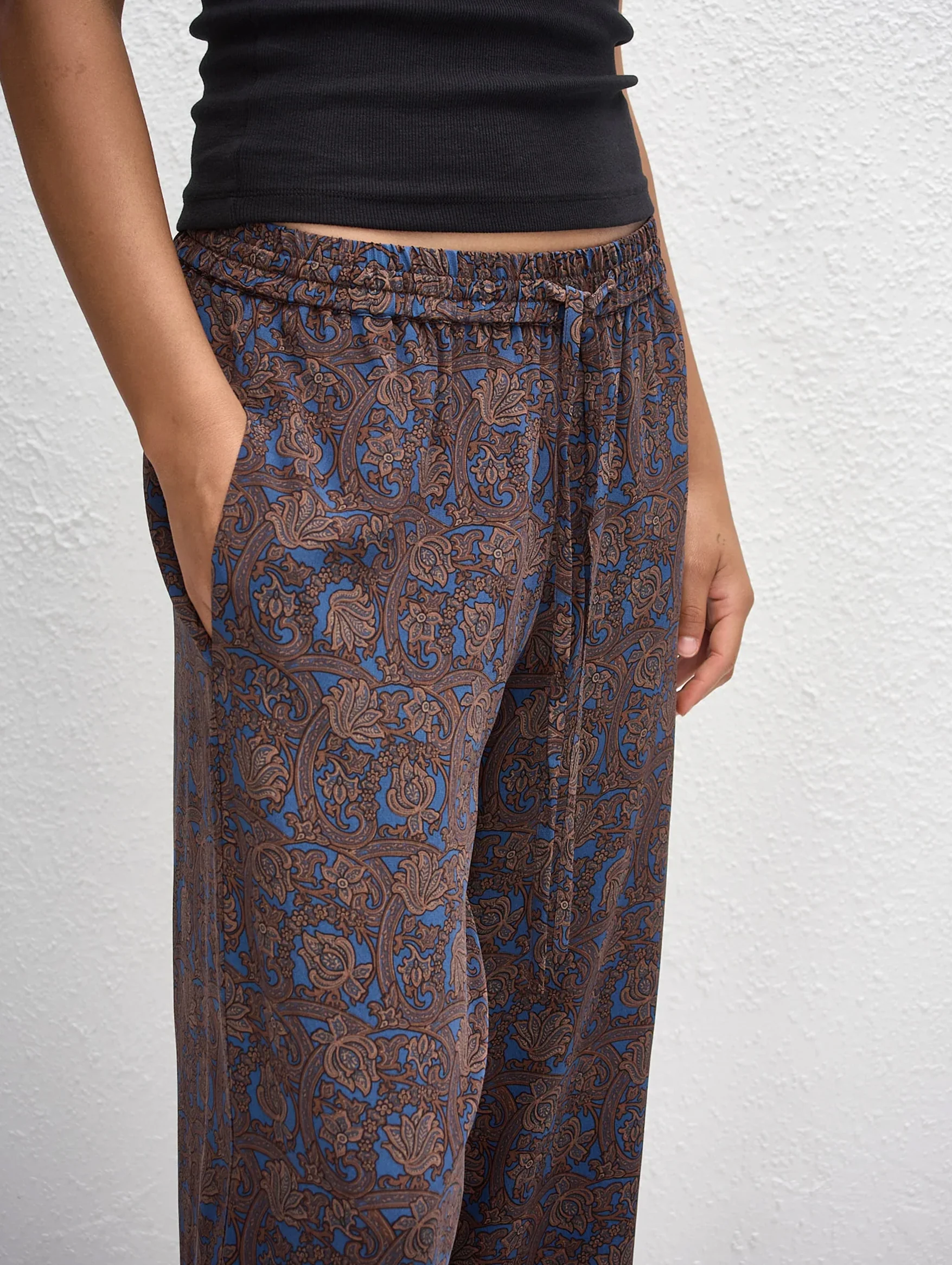 Drawstring Trouser in Marrakesh - Image 4