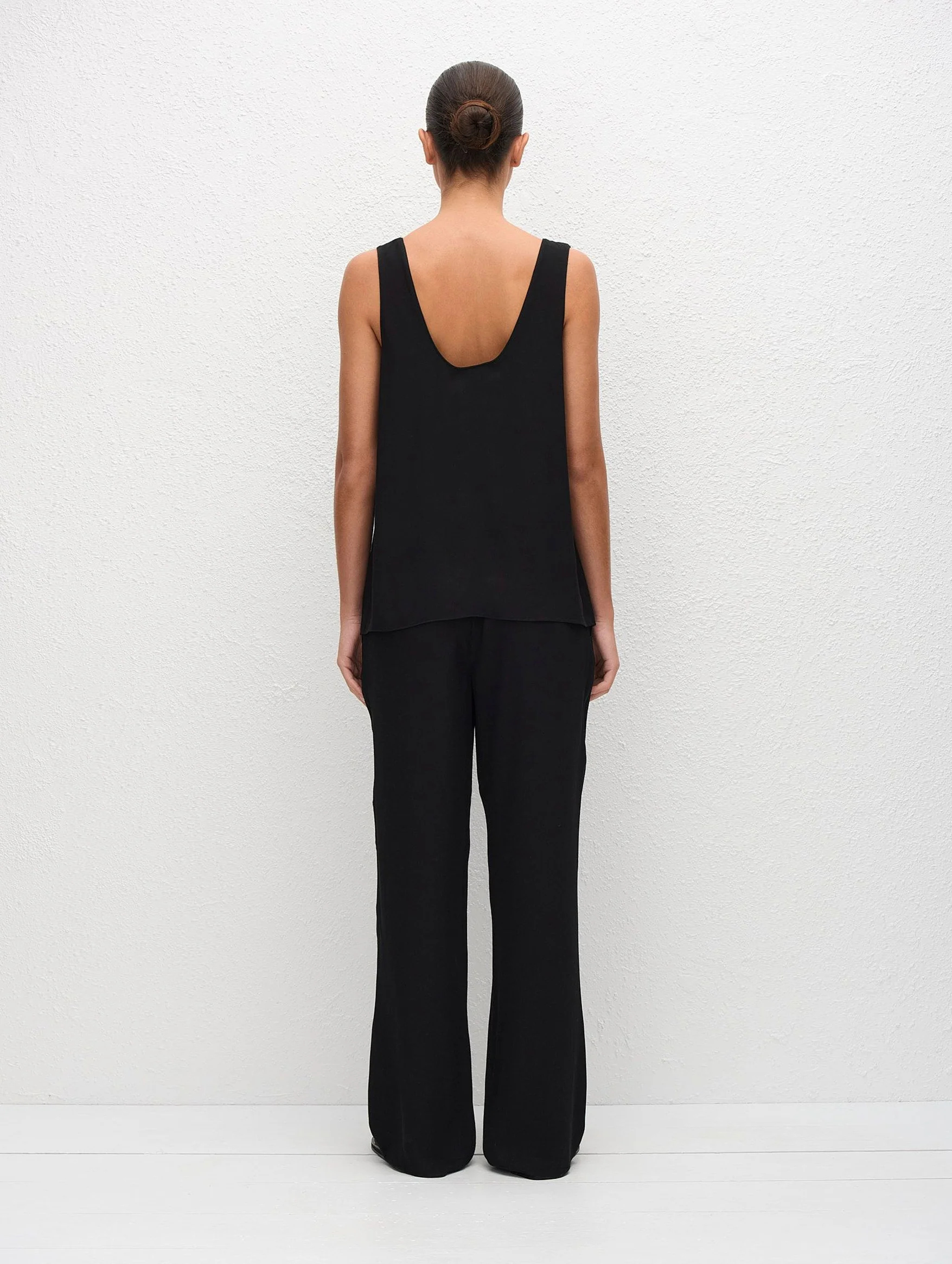 Fluid Scoop Tank in Black - Image 5