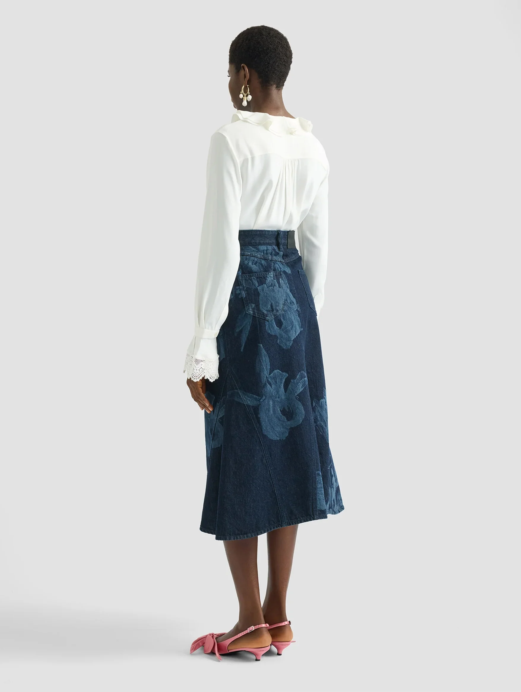 Fluted Midi Skirt in Dutch Flower Painting Indigo - Image 3