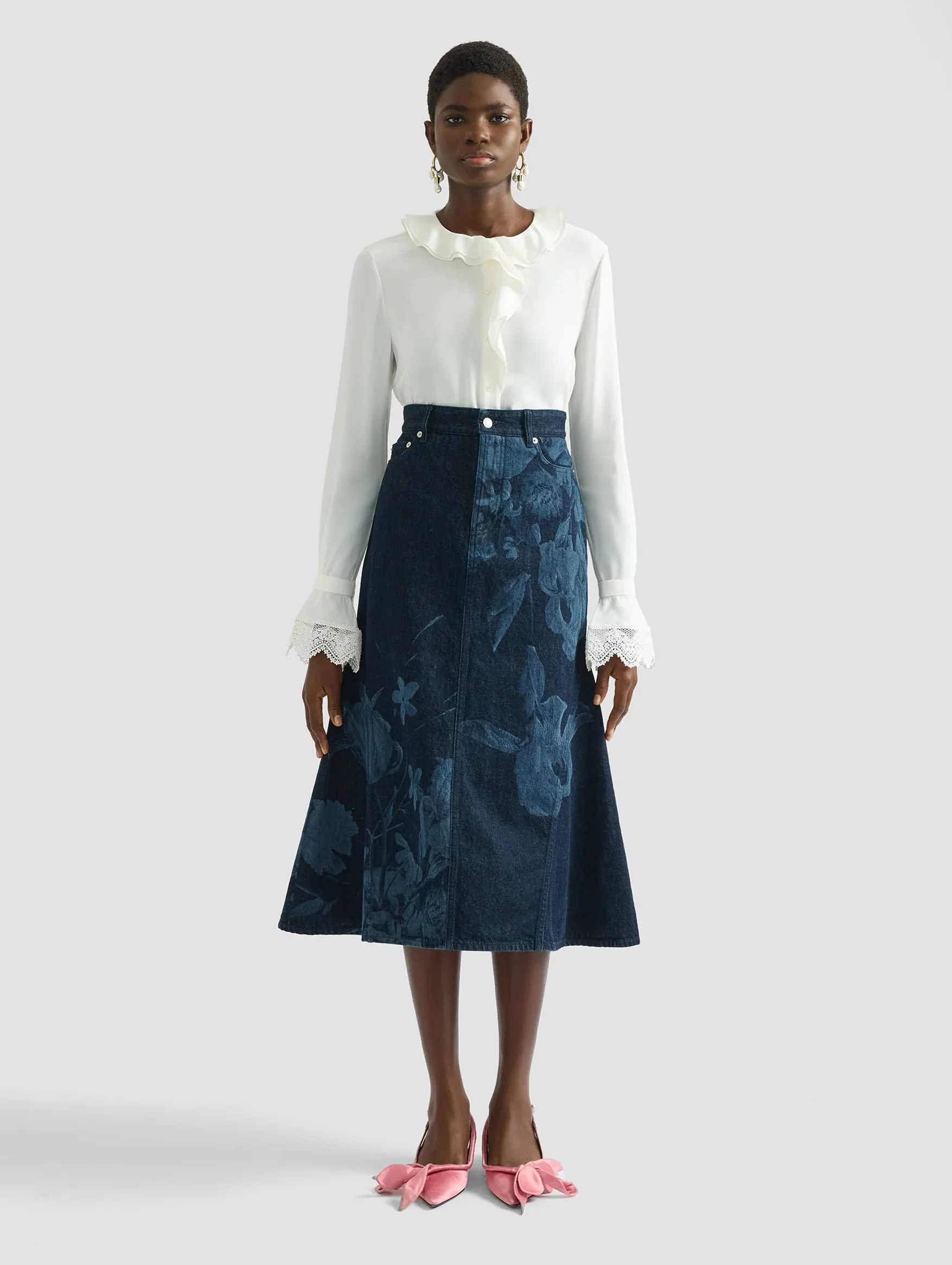 Fluted Midi Skirt in Dutch Flower Painting Indigo - Image 4