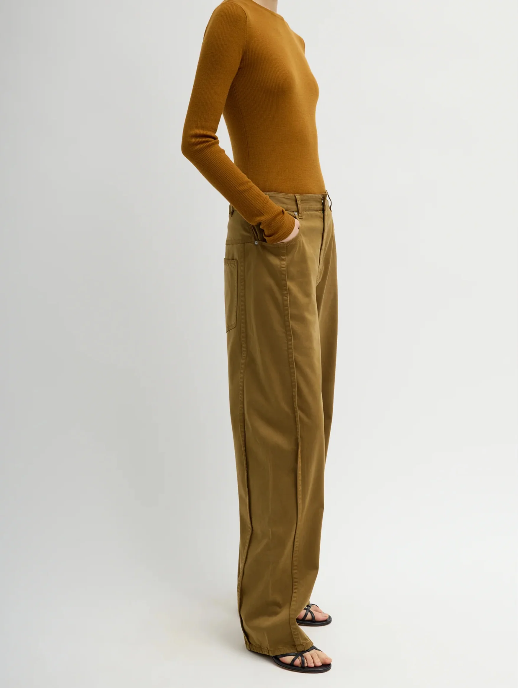 Garment Dyed Stretch Twill Regular Tuck Pant in Dark Tan - Image 2