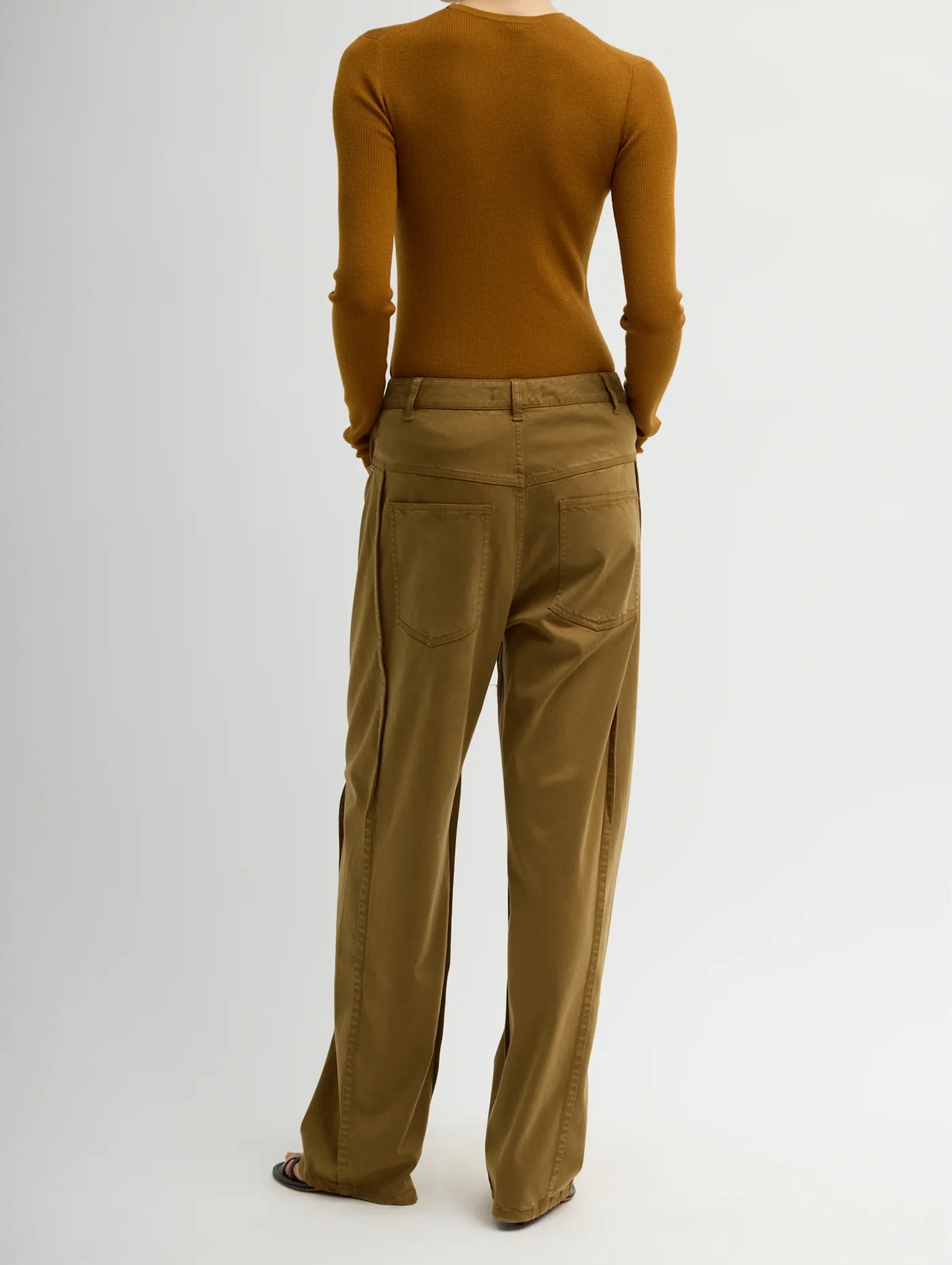 Garment Dyed Stretch Twill Short Tuck Pant in Dark Tan - Image 3