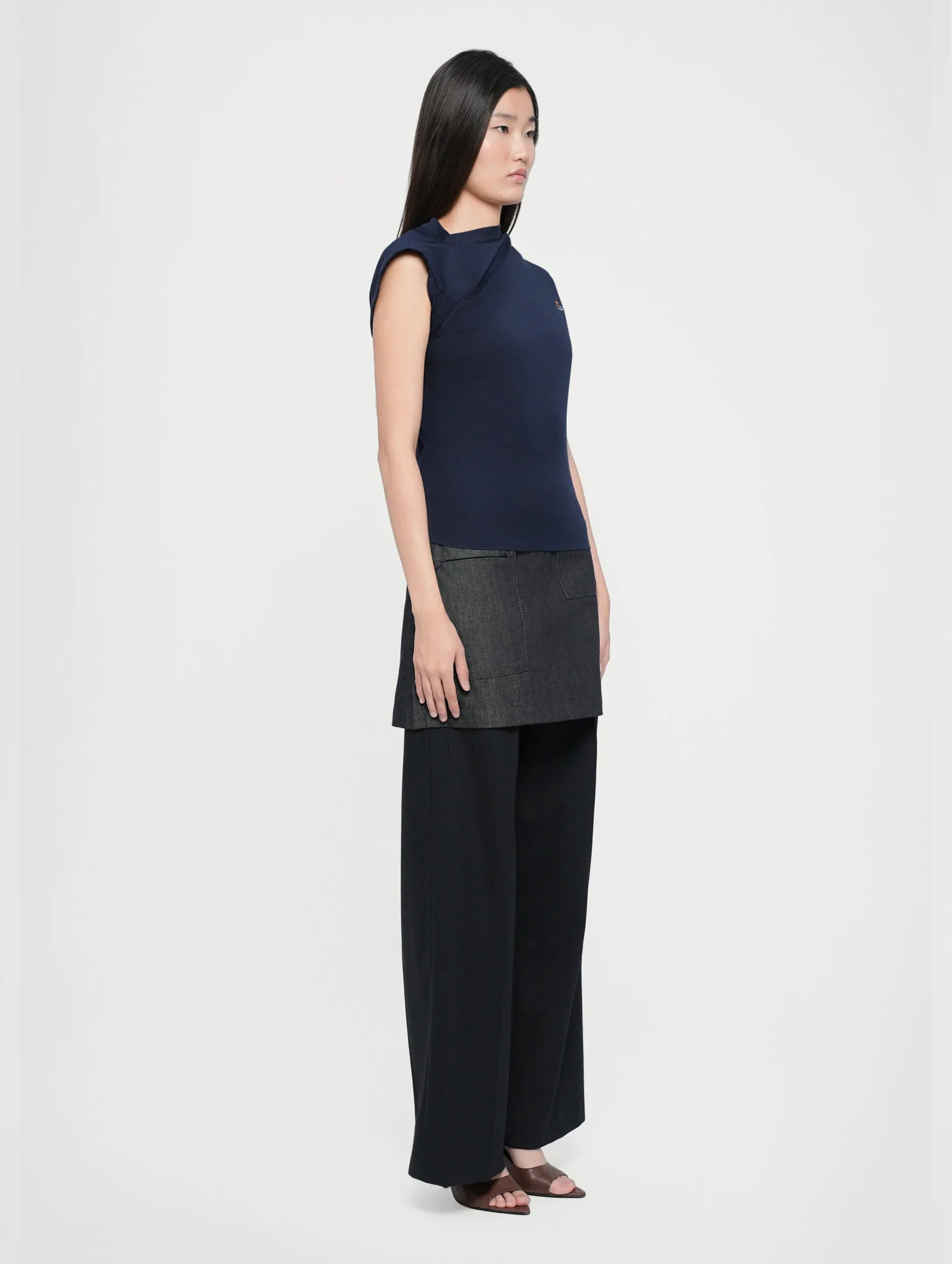 Hebo Top in Navy - Image 5
