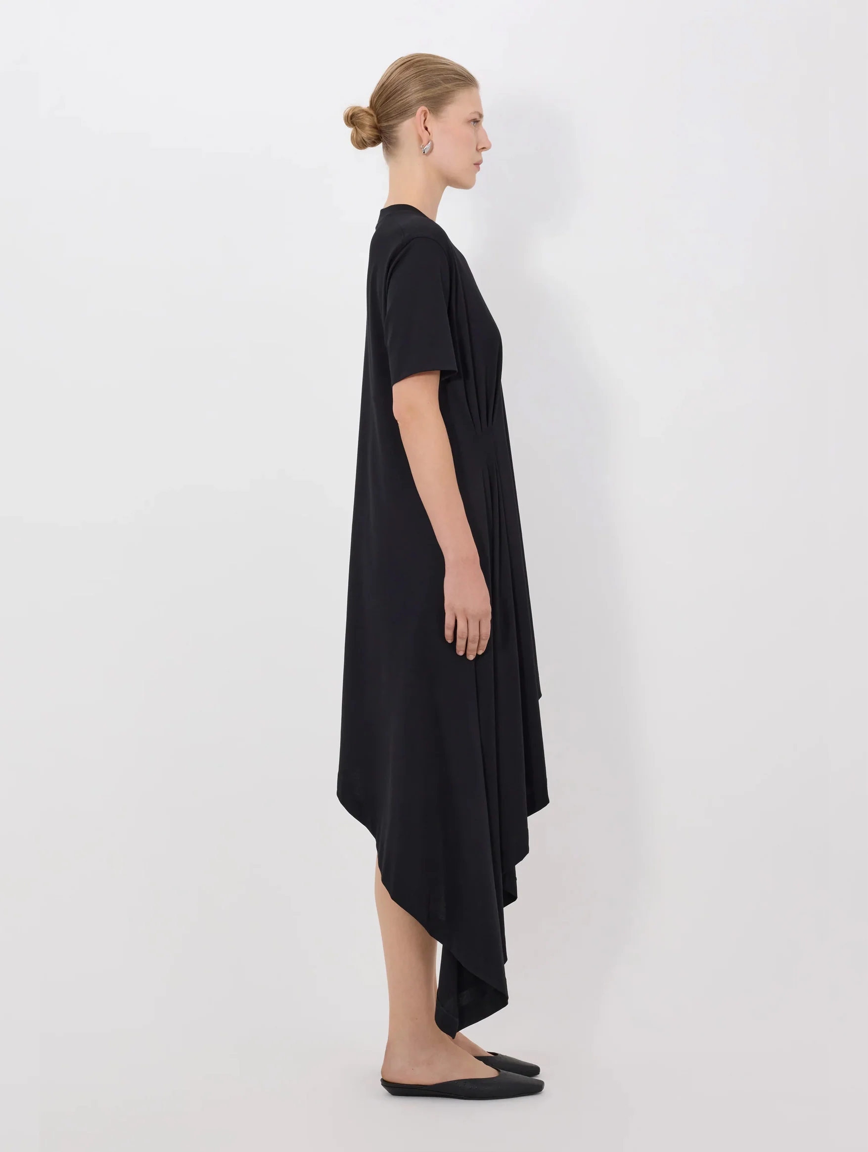 IgariI Asymmetric T-shirt Dress in Black - Image 3