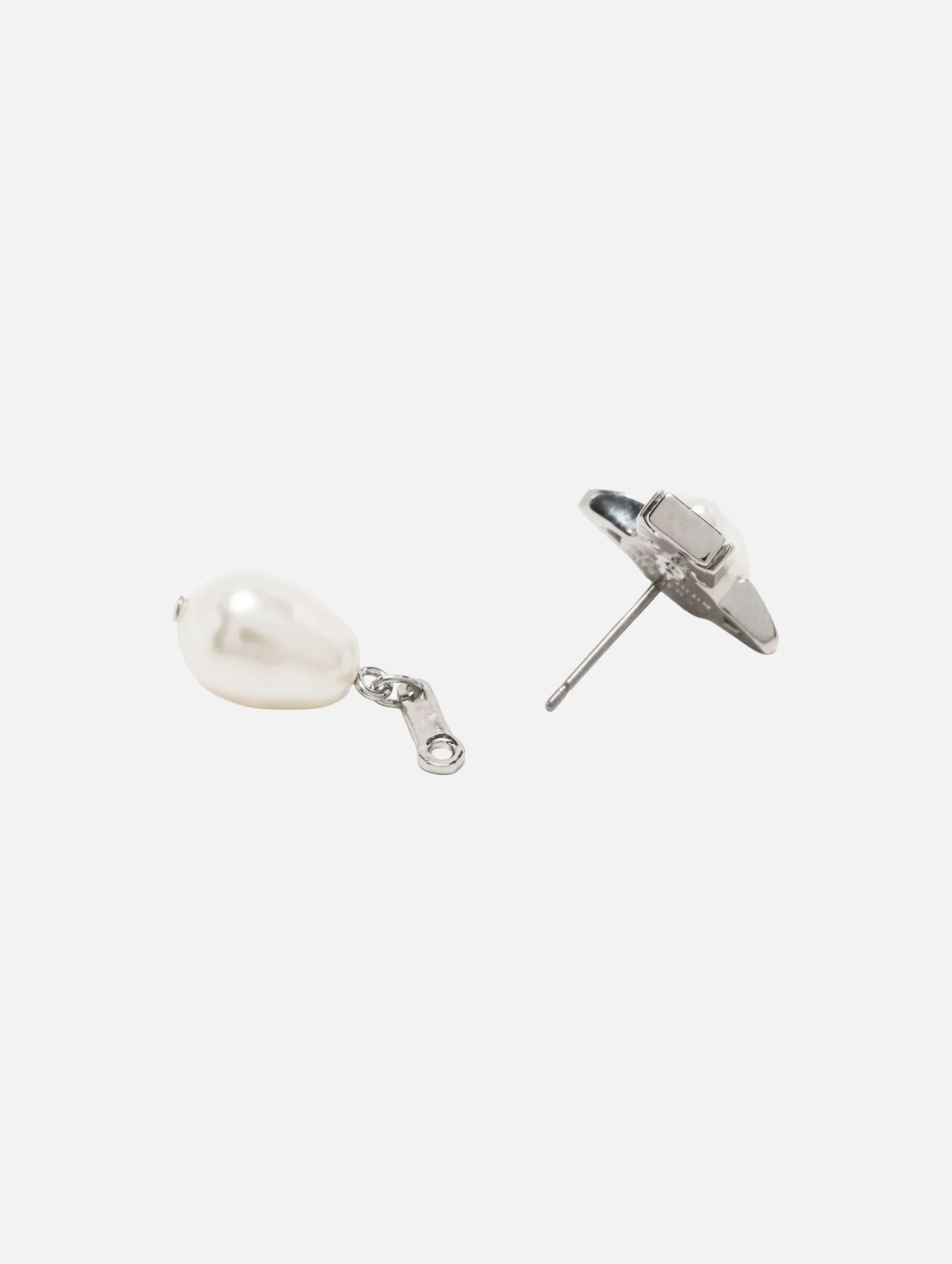 Inass Earrings in Platinum & Creamrose Pearl - Image 3