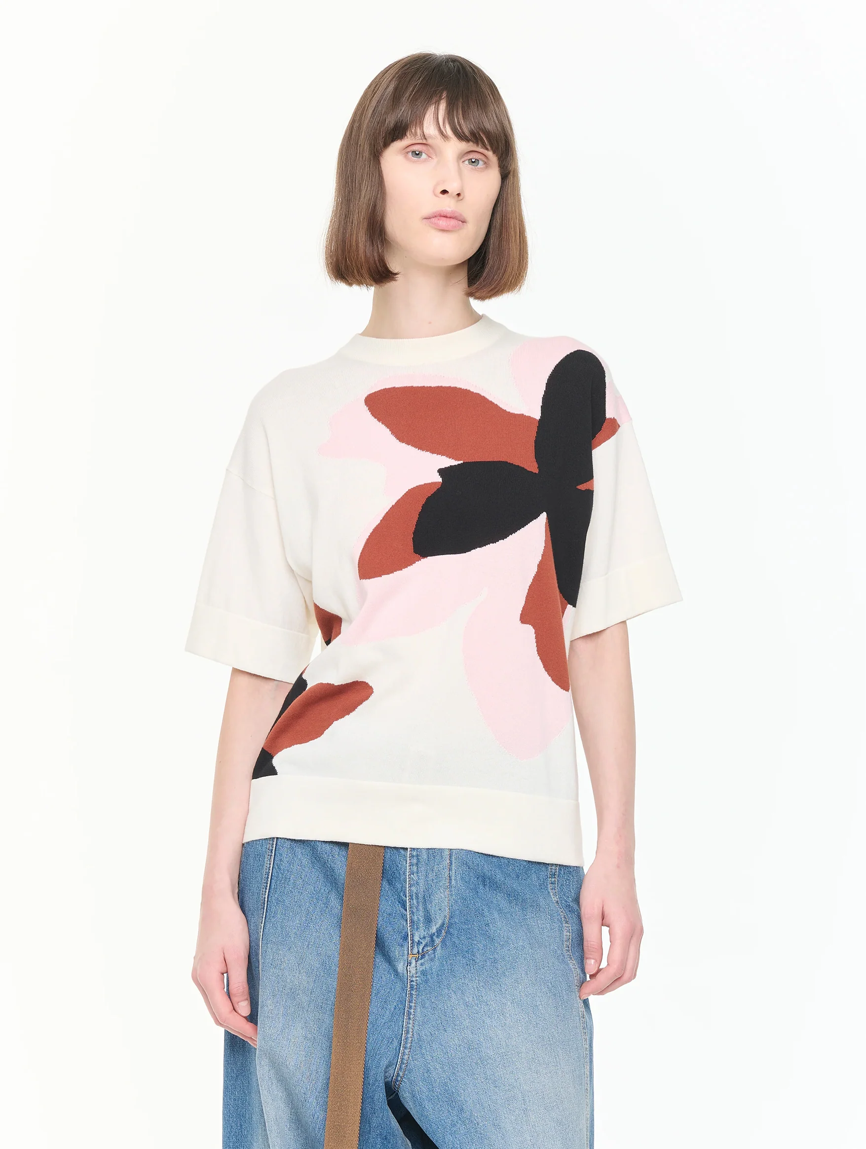 Intarsia Short Sleeve Knit in White Floral - Image 3