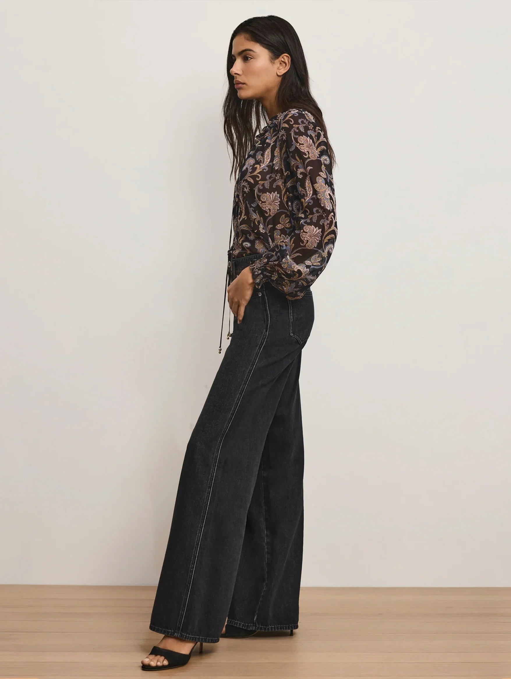 Kasey Wide Leg Jean in Washed Onyx - Image 4