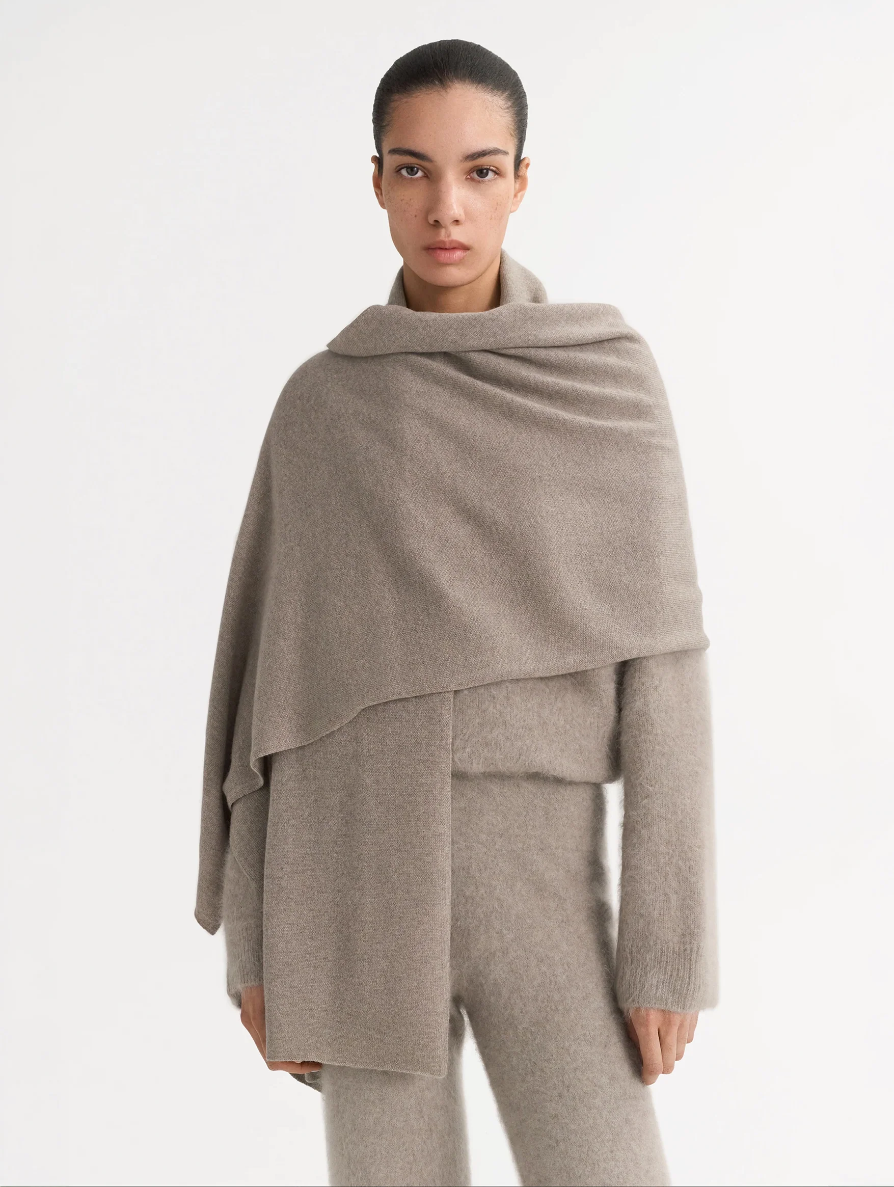 Knitted Scarf in Greige - Image 2