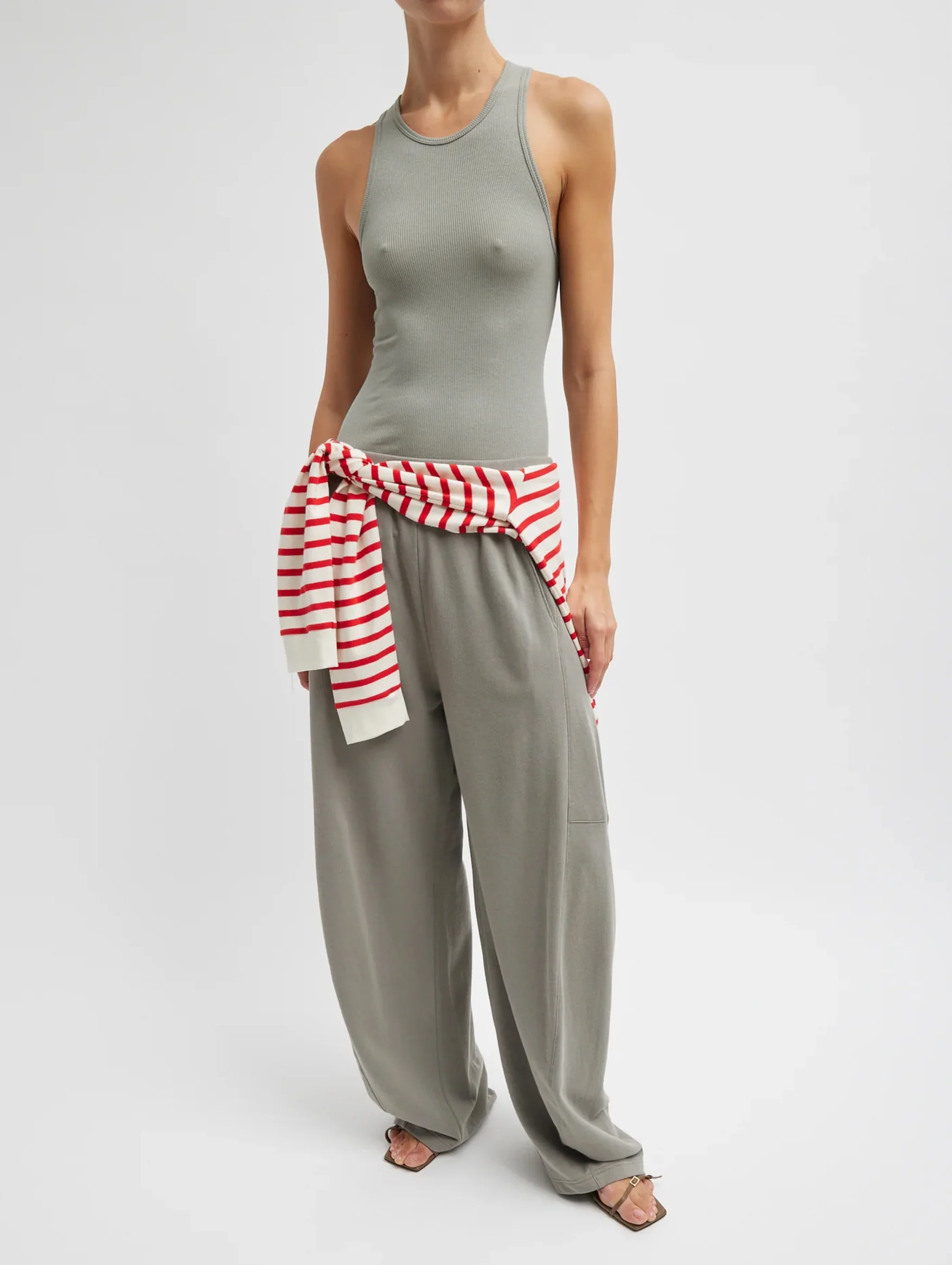 Light Weight Sweatshirting Regular Winslow Pant in Dark Stone - Image 5