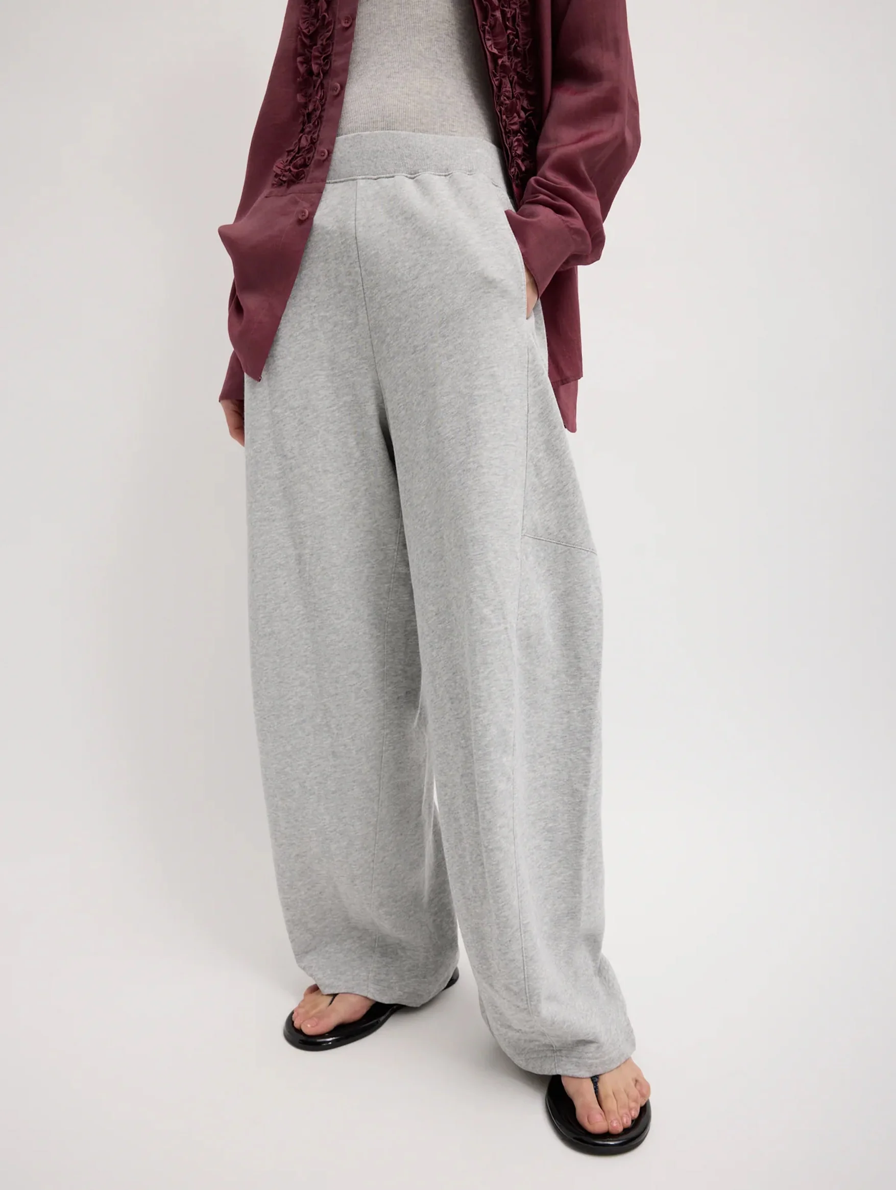 Light Weight Sweatshirting Regular Winslow Pant in Heather Grey - Image 3