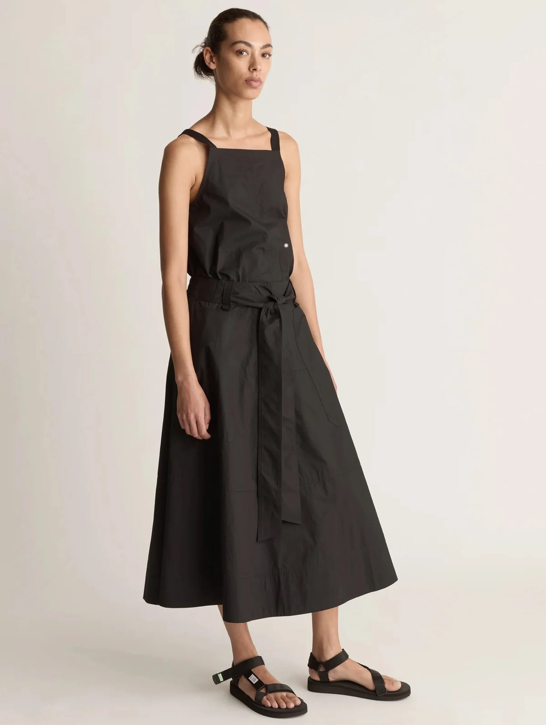 LM Poplin Flare Skirt in Black - Image 4