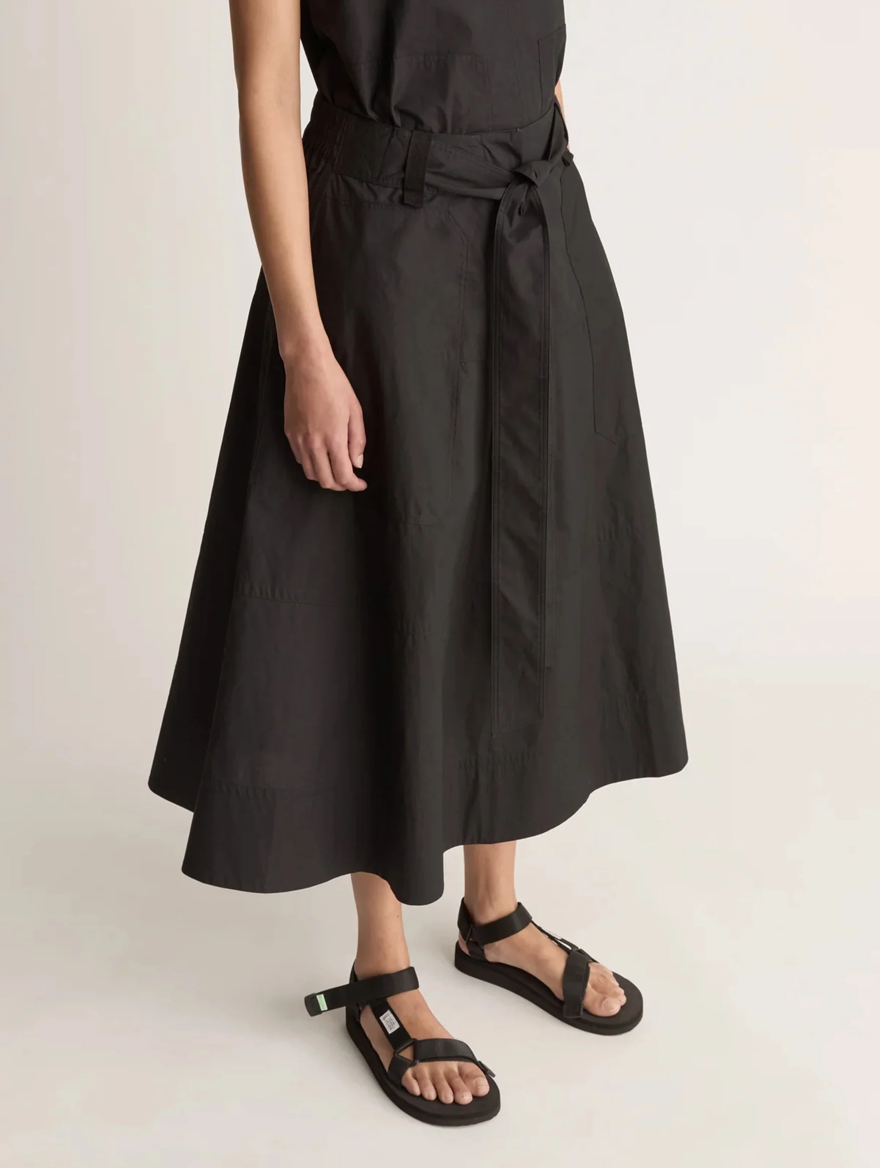 LM Poplin Flare Skirt in Black - Image 6