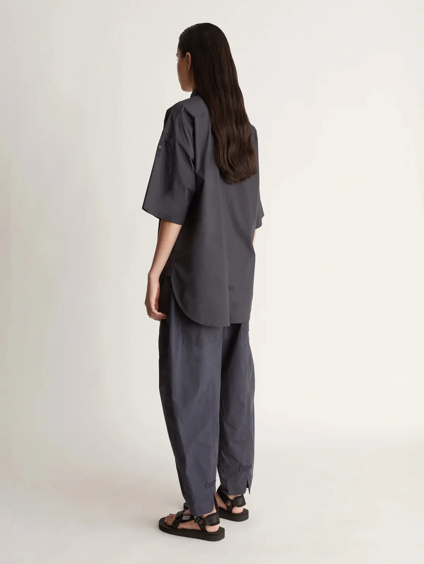 LM Poplin SS Shirt in Navy - Image 5