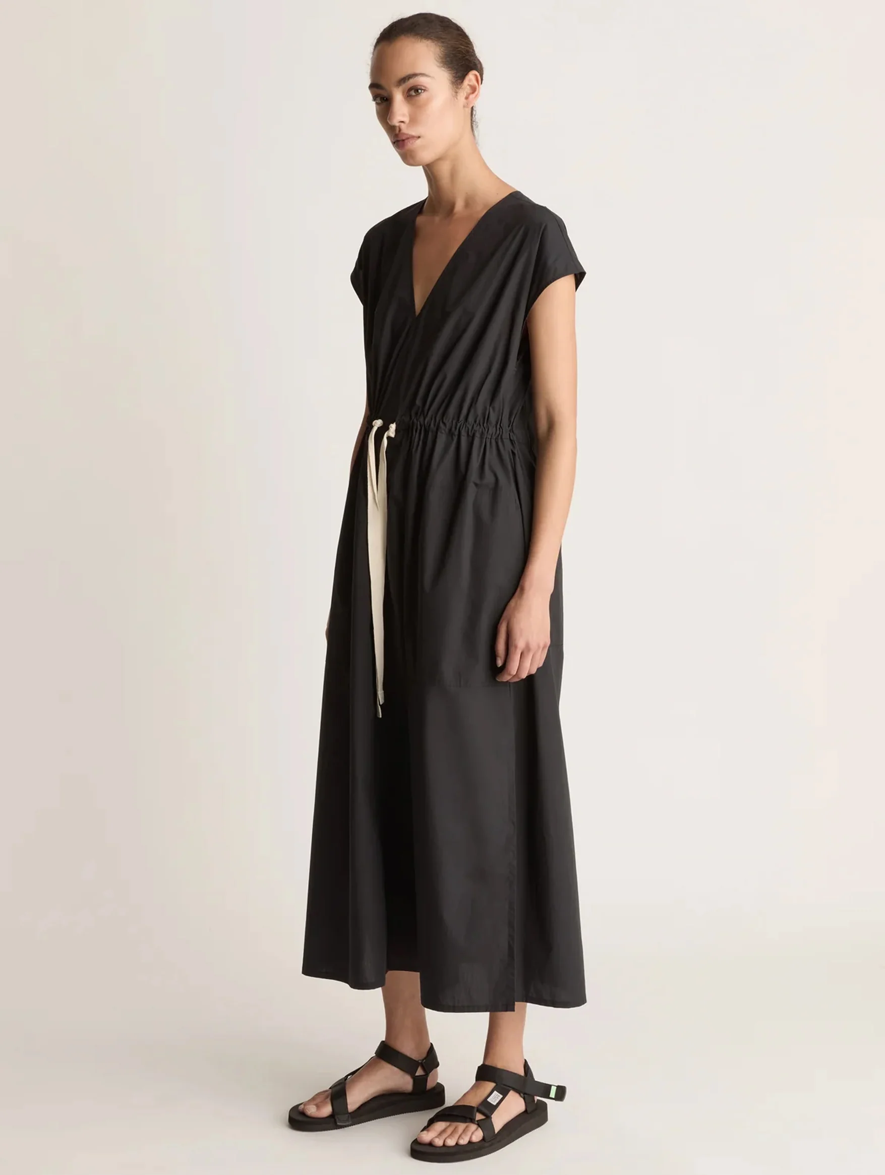 LM Poplin V Neck Dress in Black - Image 3