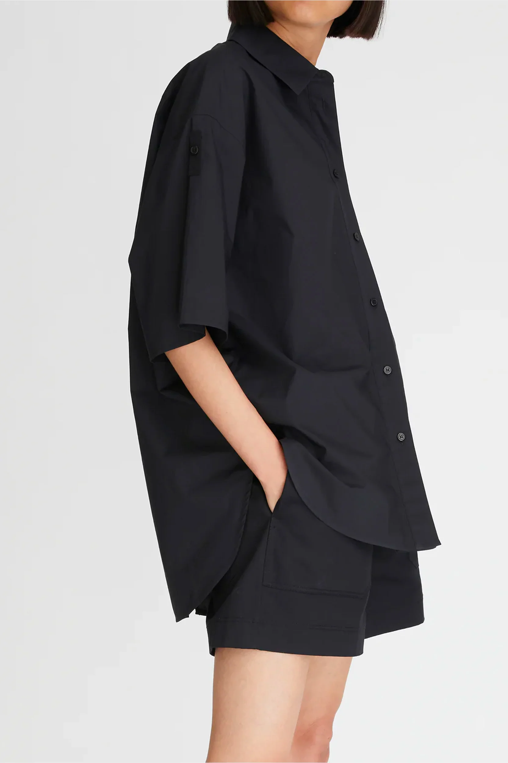 LM Poplin SS Shirt in Black - Image 3