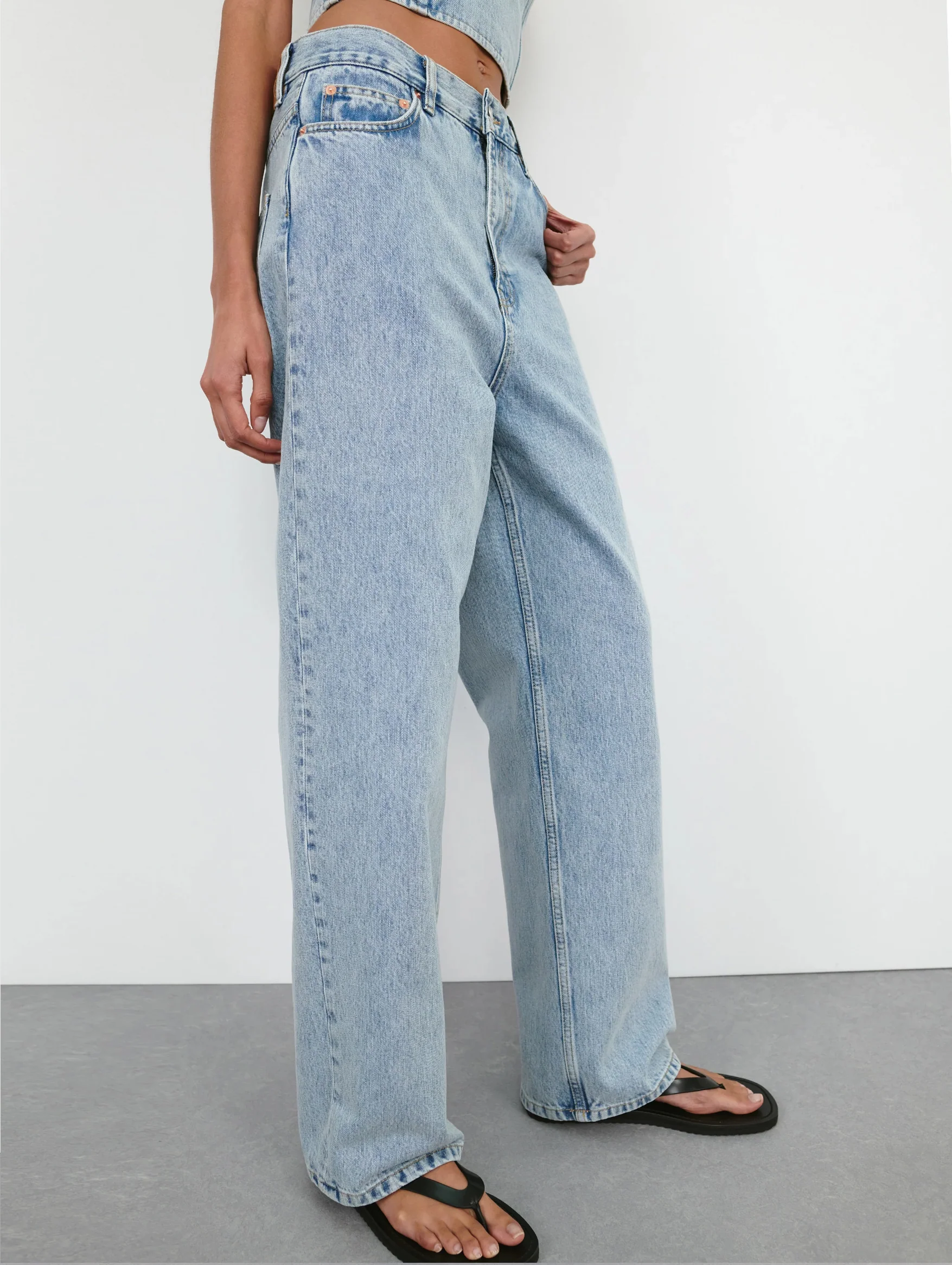 Low Rise Jean in Blue Denim - Image 4