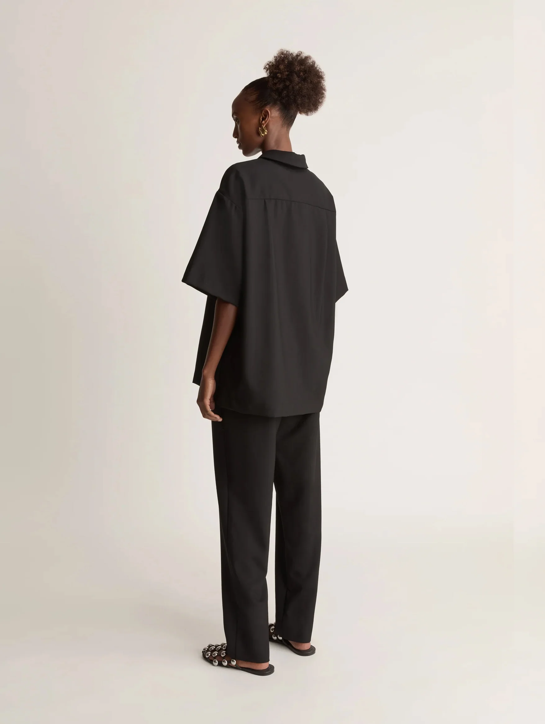 Mortimer Polo in Black - Image 4
