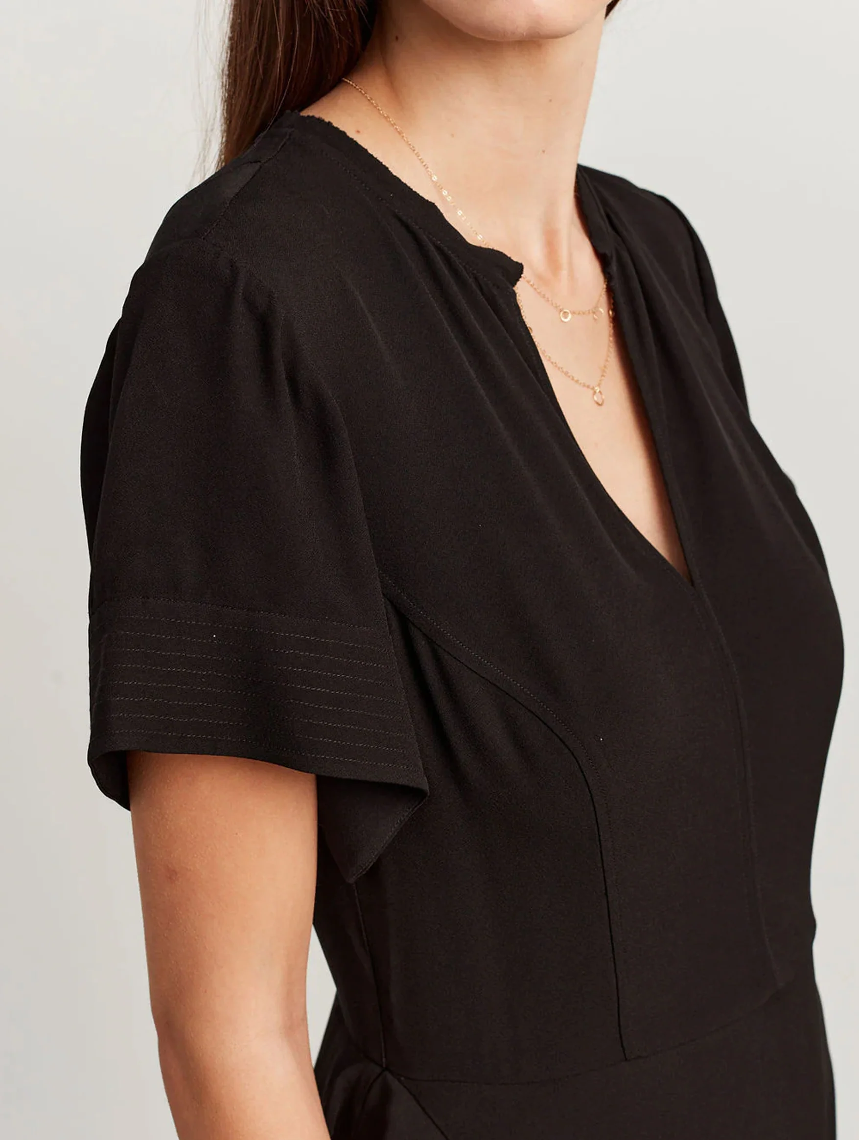 Nadya Short Sleeve Midi Dress in Noir - Image 3
