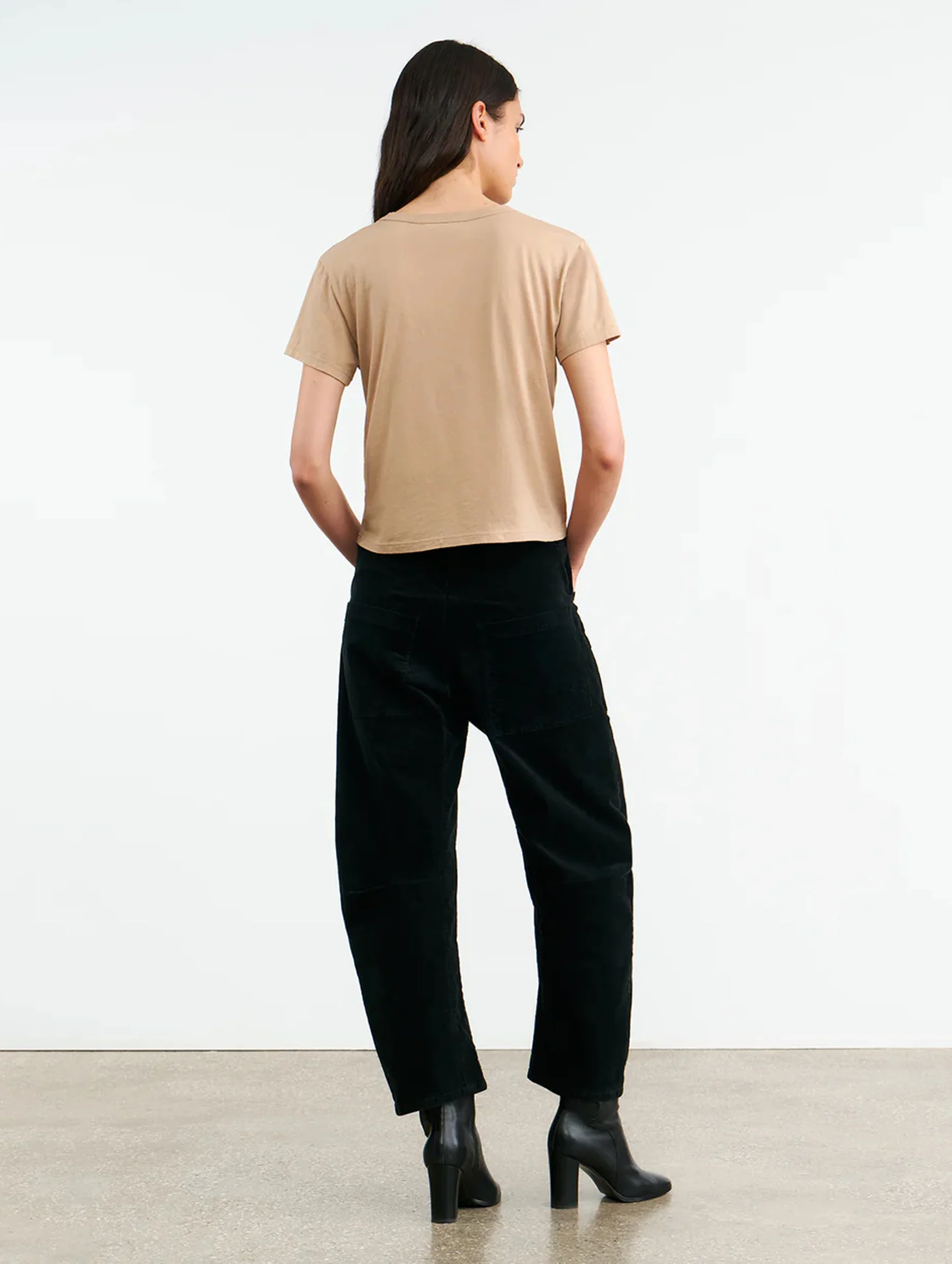 Noya Tee in Pale Khaki - Image 5