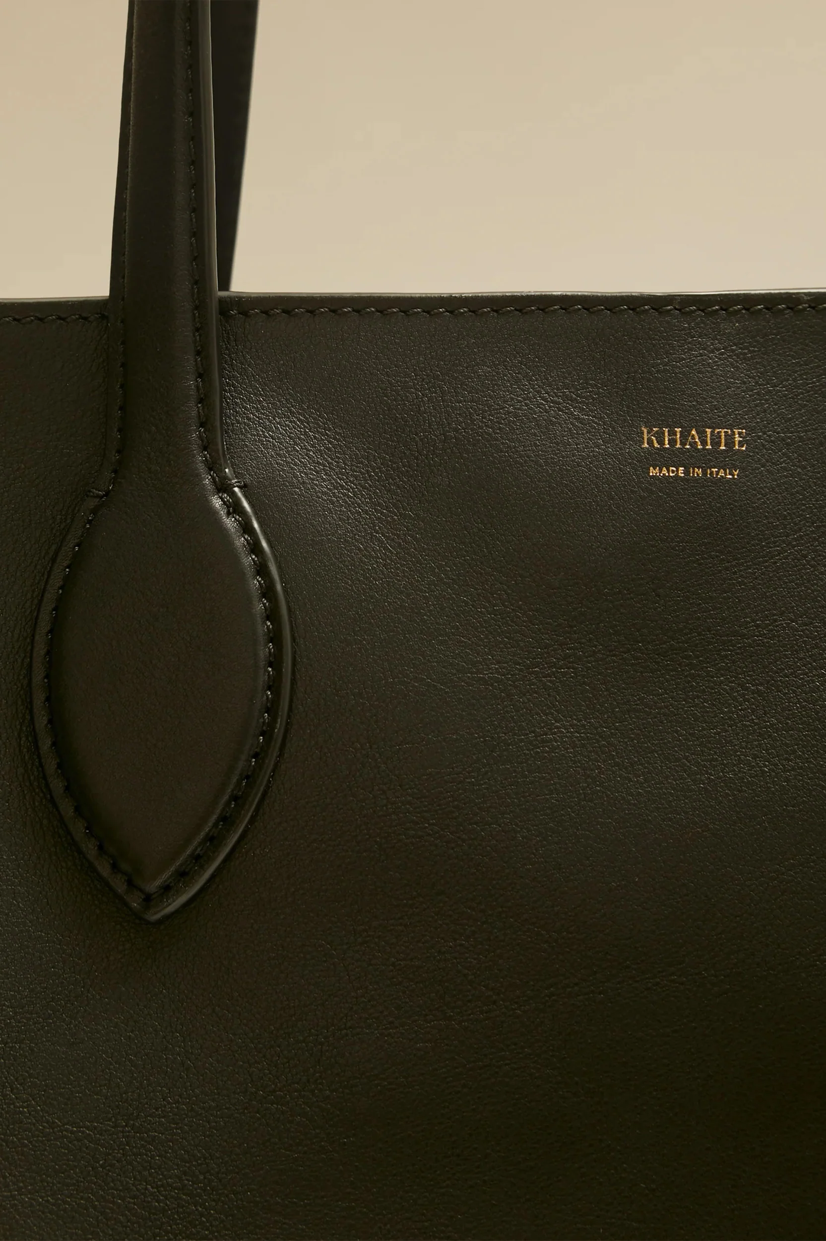 Osa Circle Tote Medium in Black - Image 3