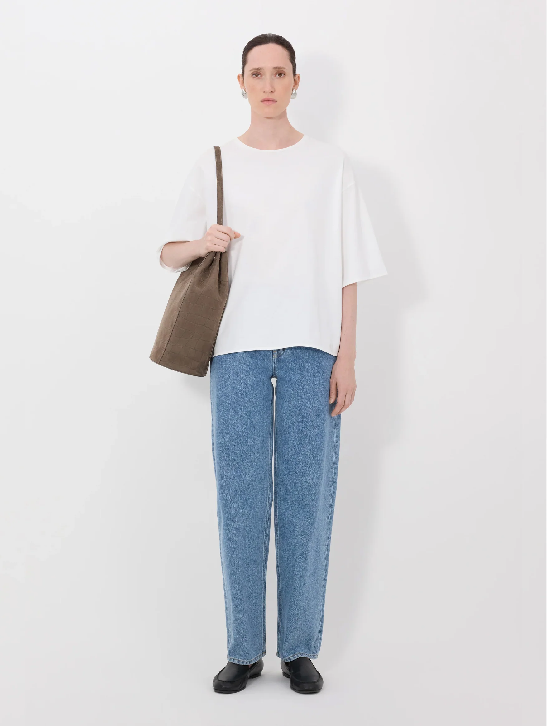 Osis Oversized T-shirt in White - Image 2