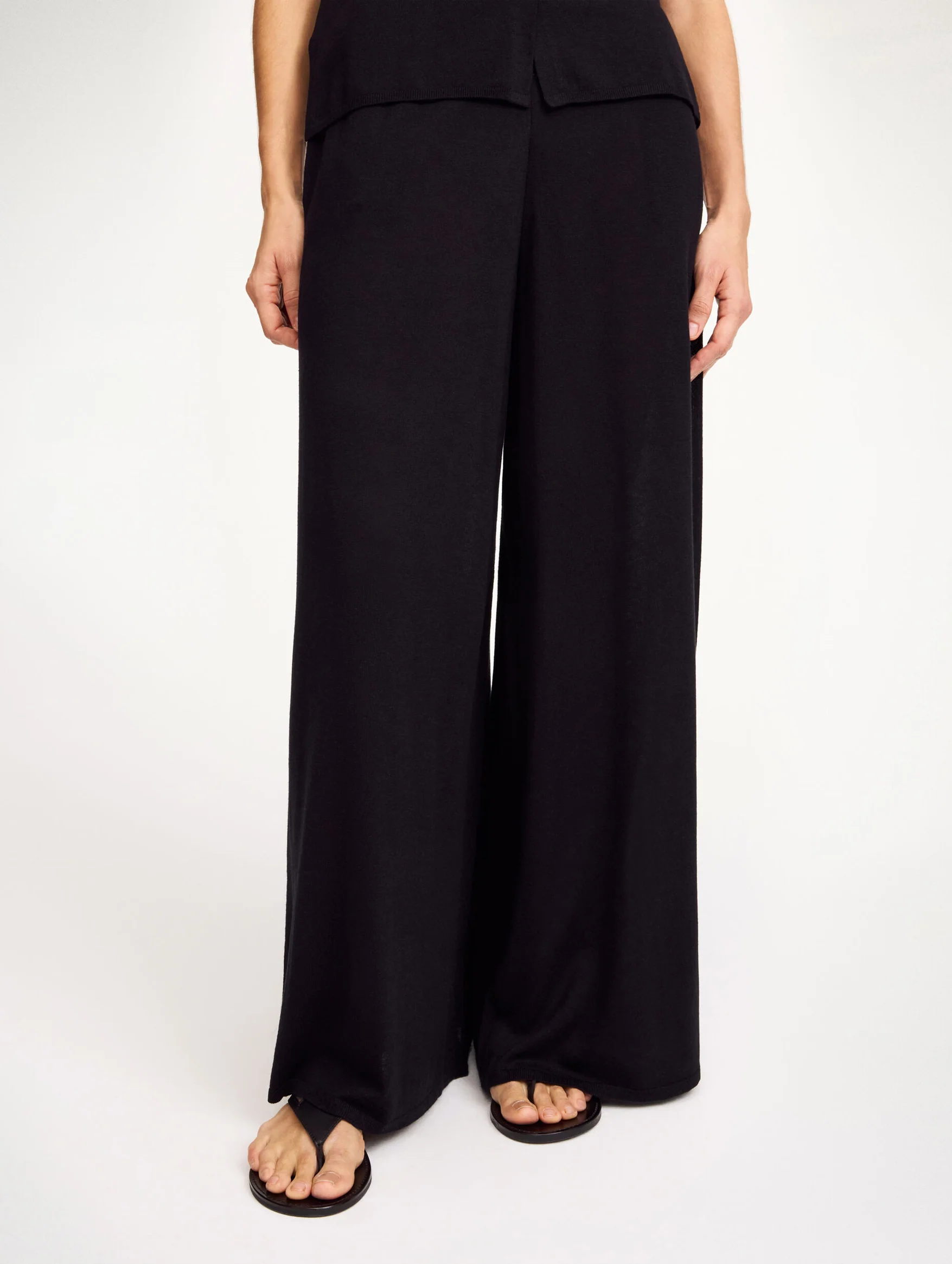 Piscata Wide-leg Trousers in Black - Image 4