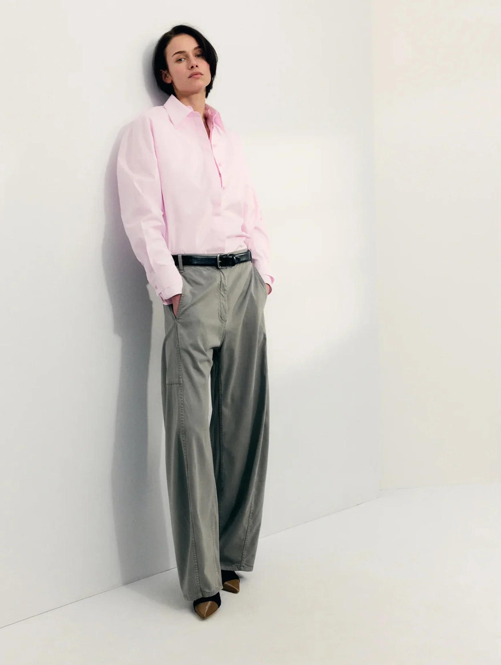 Reactive Garment Dyed Stretch Twill Sid Pant in Pewter (Short) - Image 5