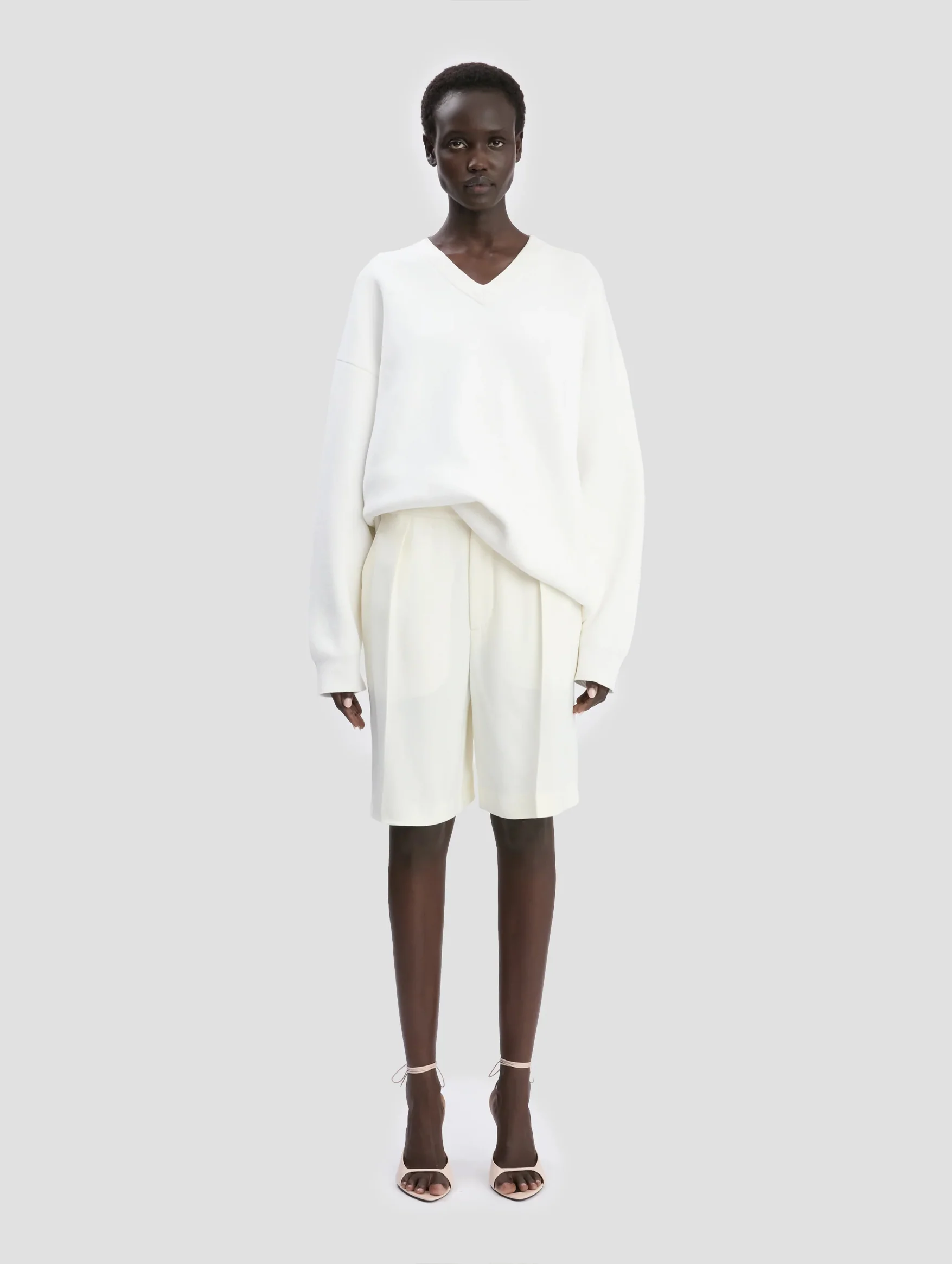 Relaxed Fit V-Neck Jumper in White - Image 2