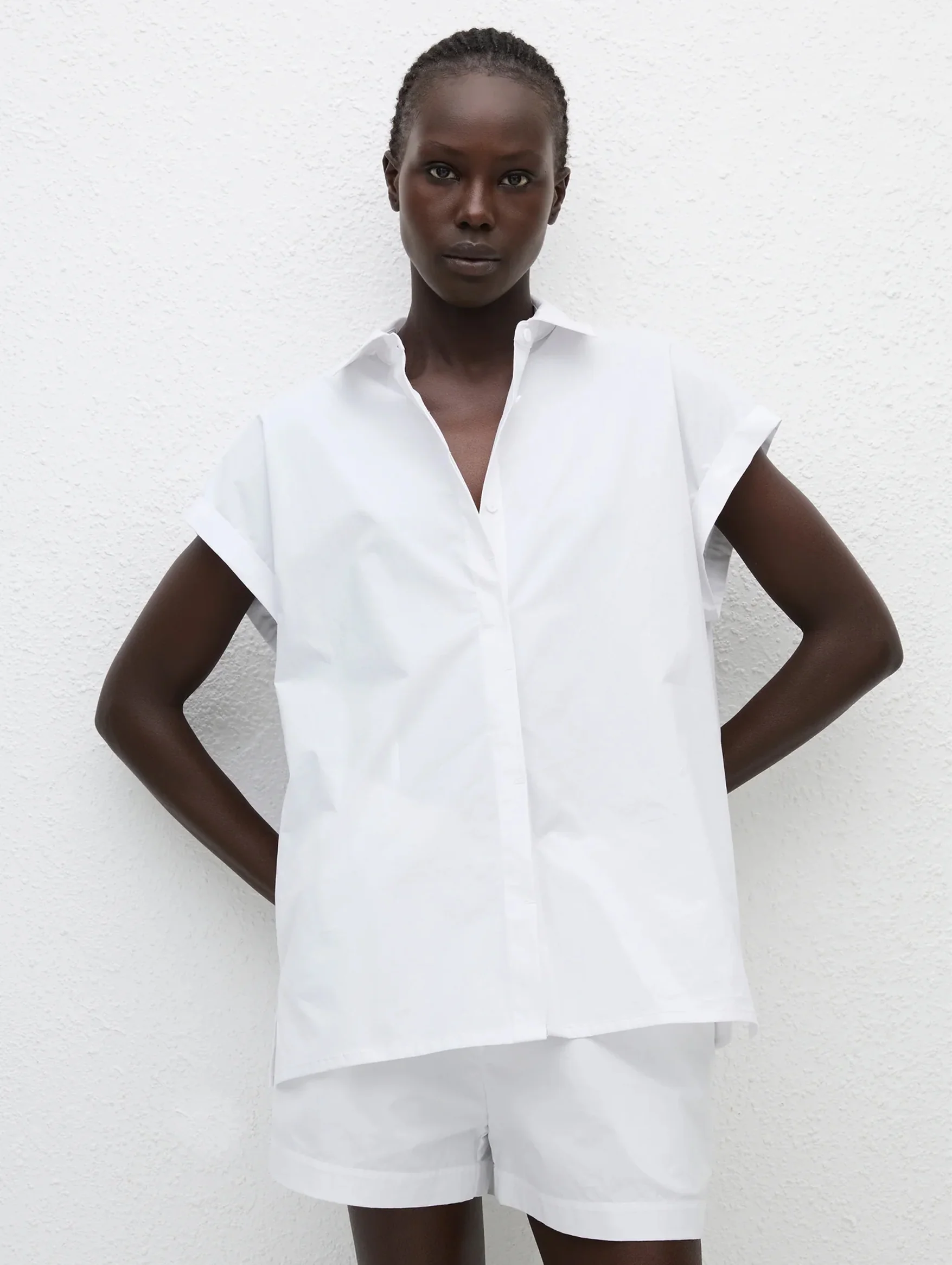 Relaxed Sleeveless Shirt in White - Image 2