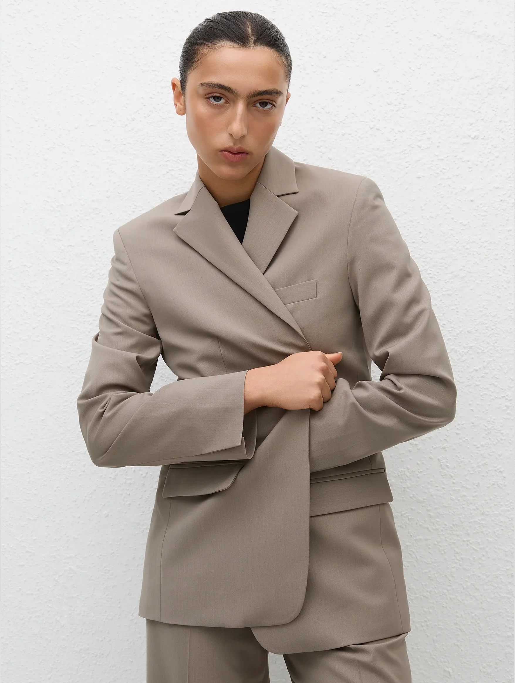 Relaxed Tailored Blazer in Taupe - Image 4
