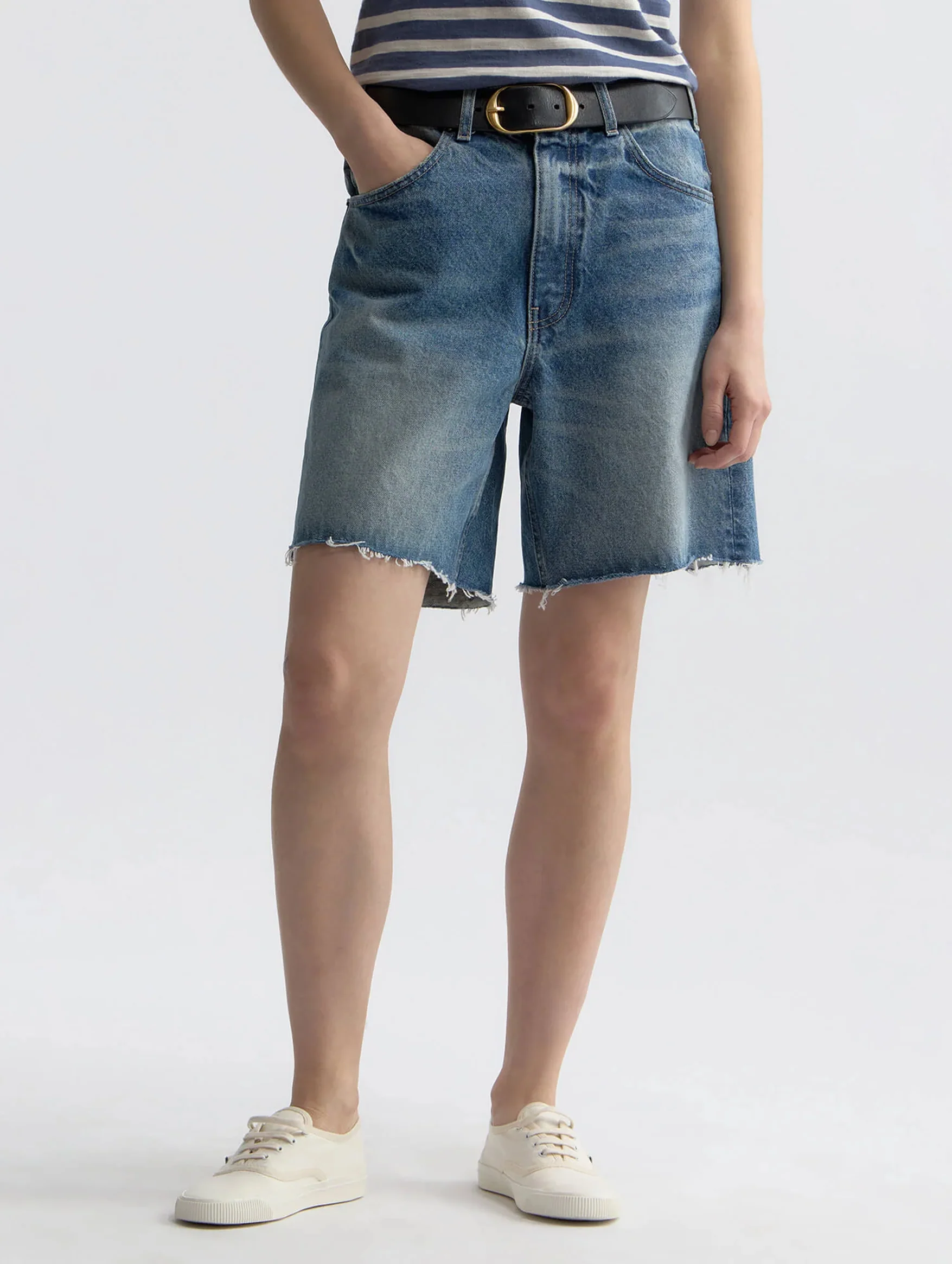 Russel Denim Short in Rosebowl Wash - Image 3