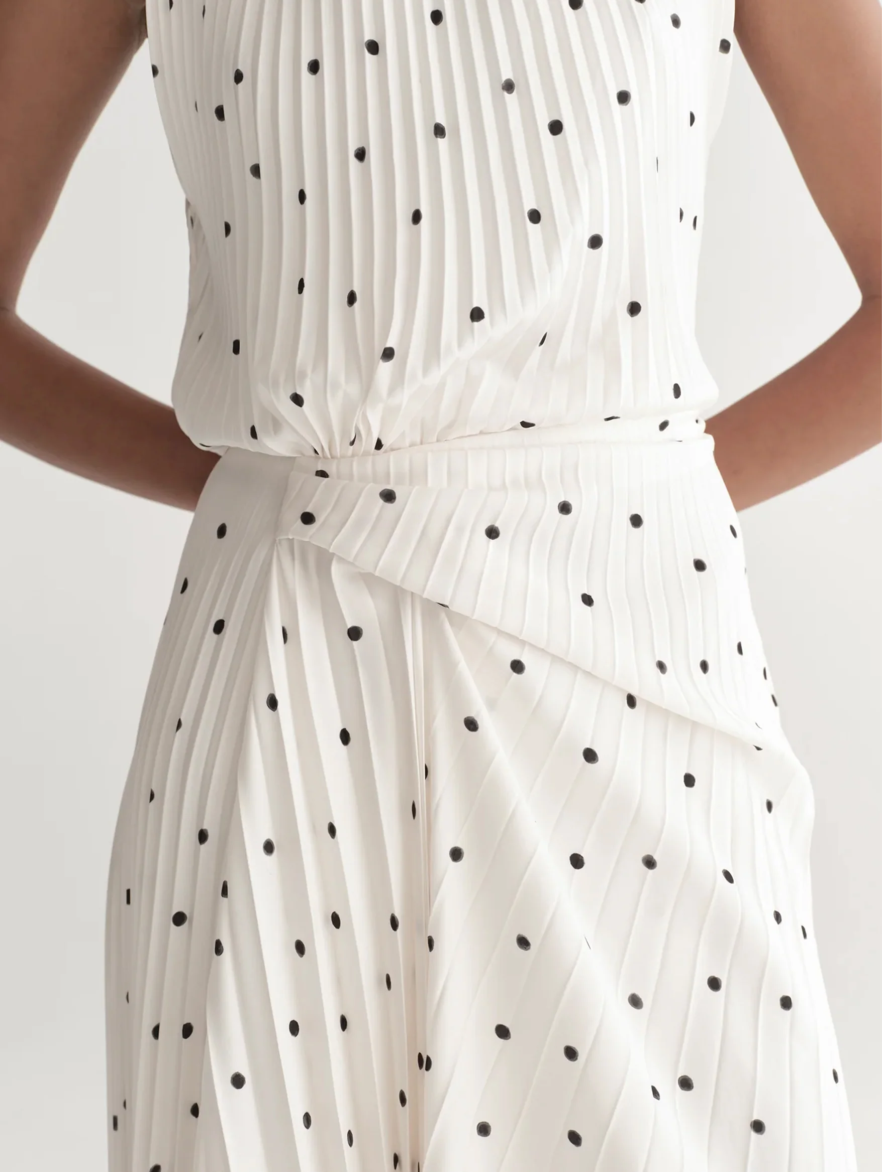Simona Pleated Dress in Cream and Black - Image 4